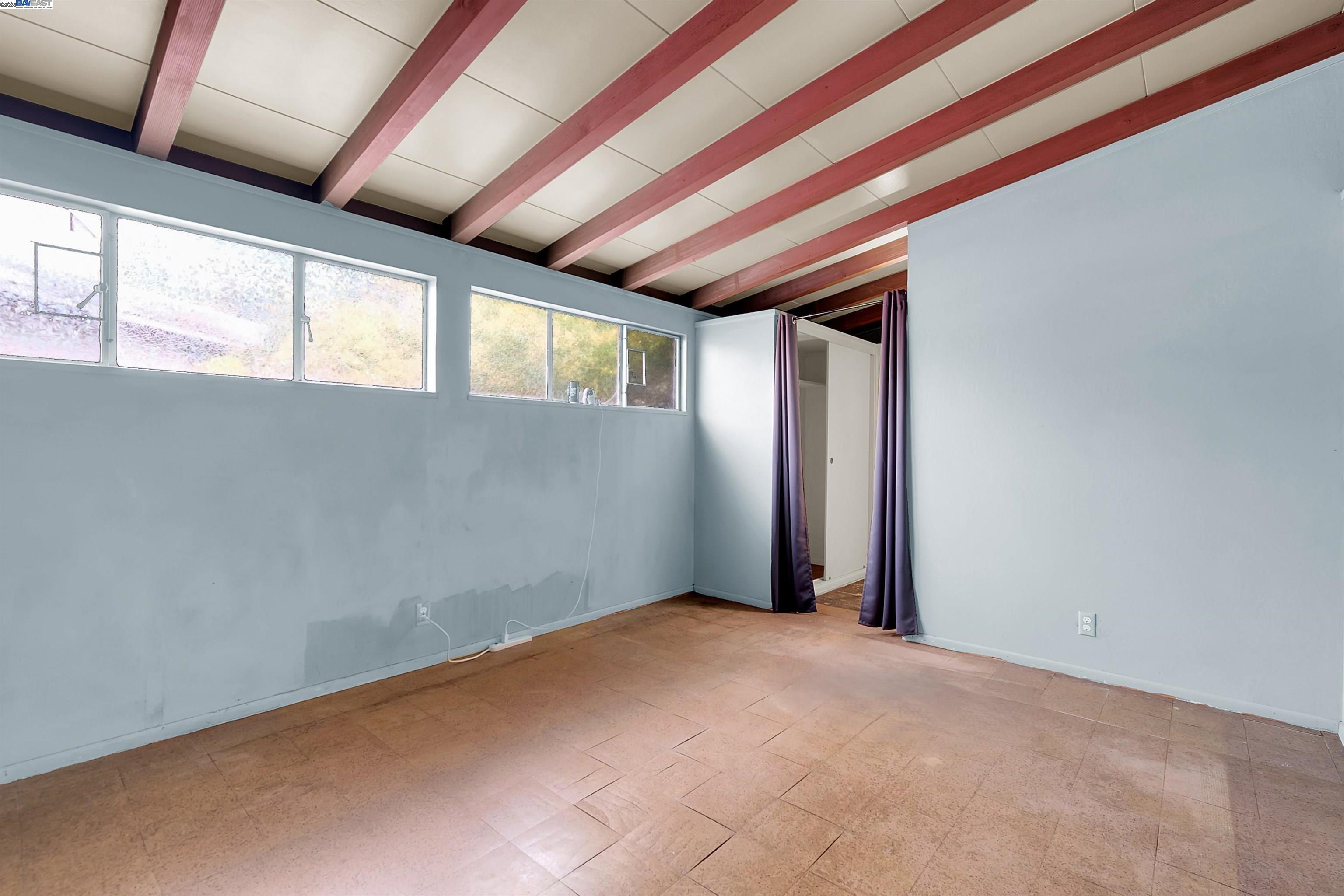 Detail Gallery Image 14 of 30 For 27426 Patrick Ave, Hayward,  CA 94544 - 3 Beds | 2 Baths