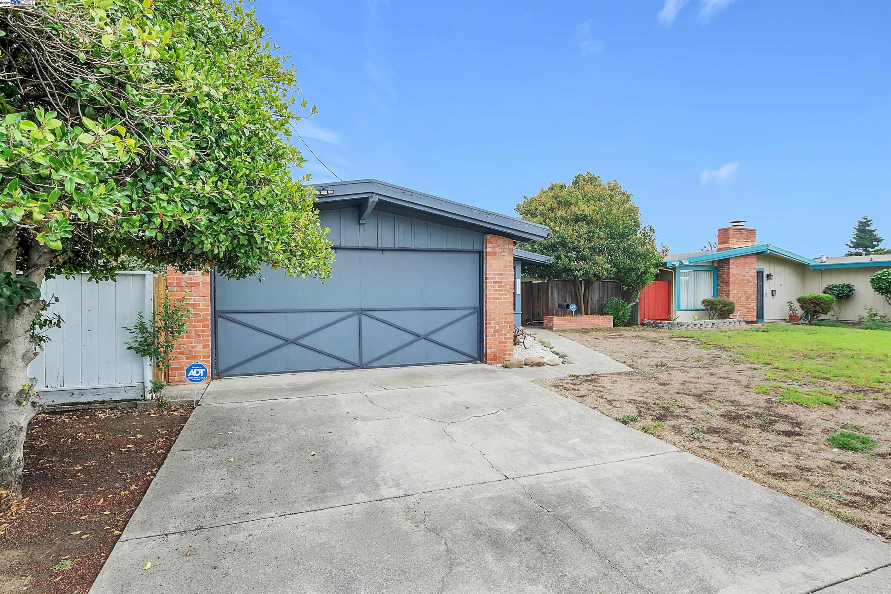 Detail Gallery Image 3 of 30 For 27426 Patrick Ave, Hayward,  CA 94544 - 3 Beds | 2 Baths