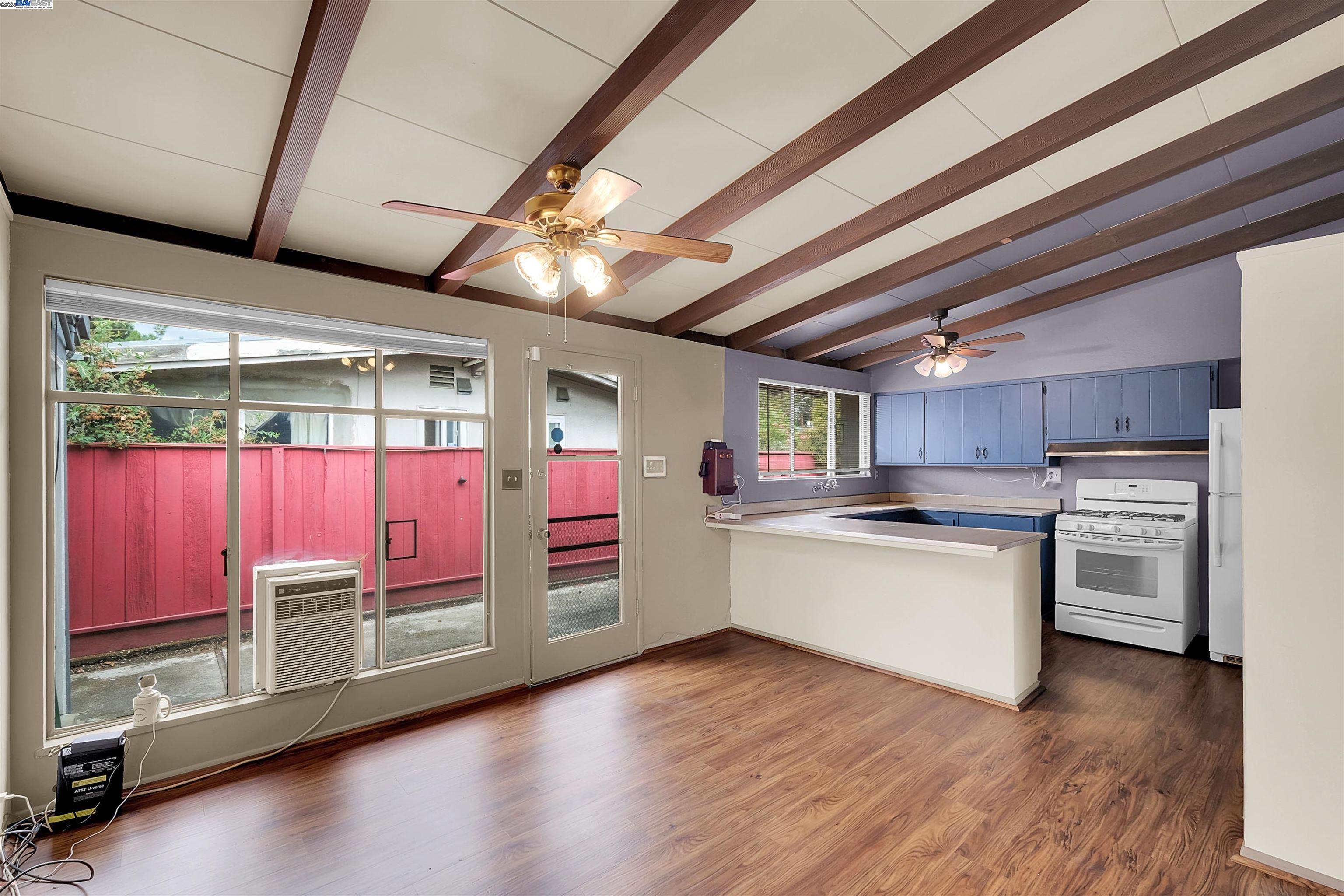 Detail Gallery Image 10 of 30 For 27426 Patrick Ave, Hayward,  CA 94544 - 3 Beds | 2 Baths