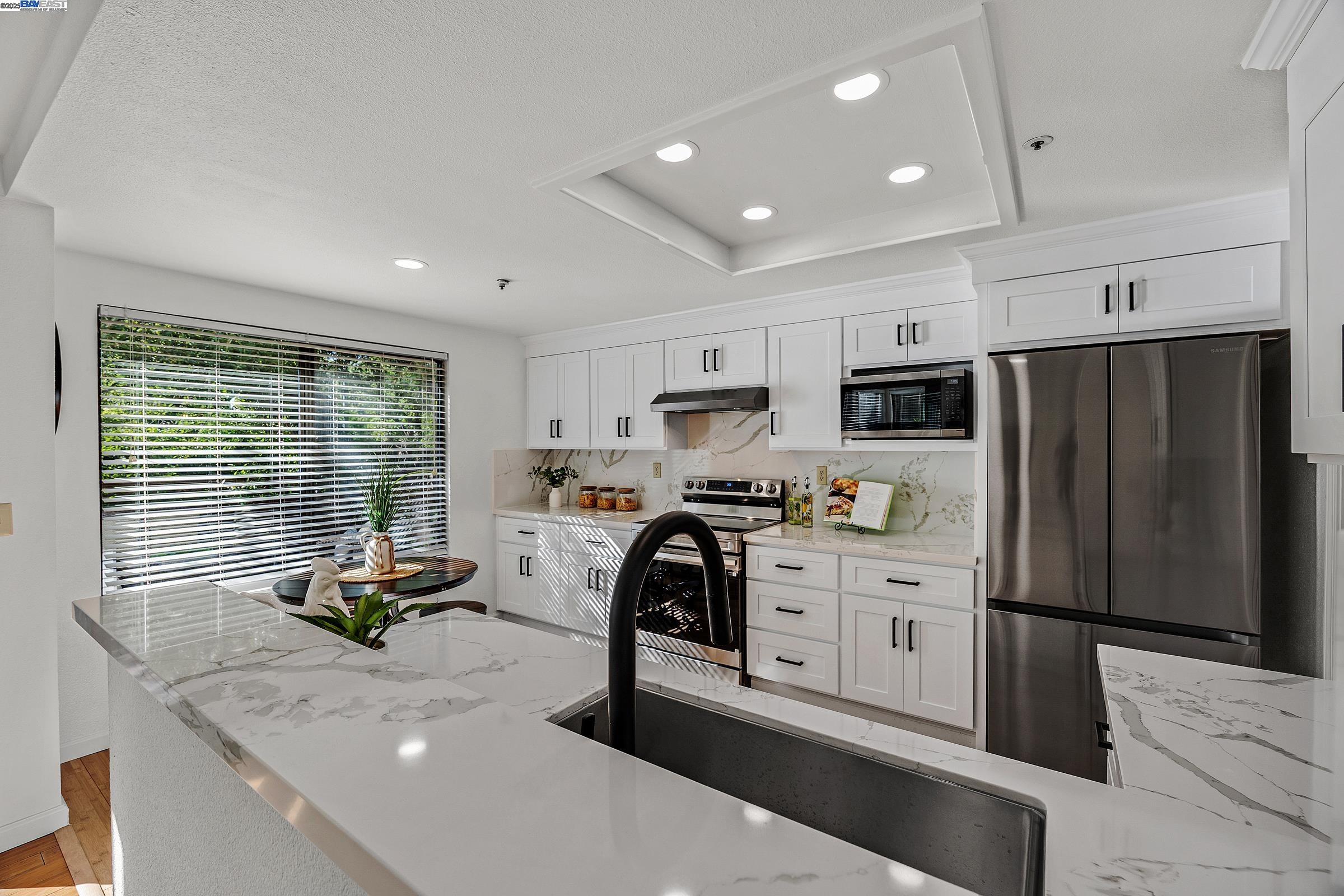 Detail Gallery Image 7 of 29 For 4674 Kimberley Cmn, Livermore,  CA 94550 - 3 Beds | 2/1 Baths