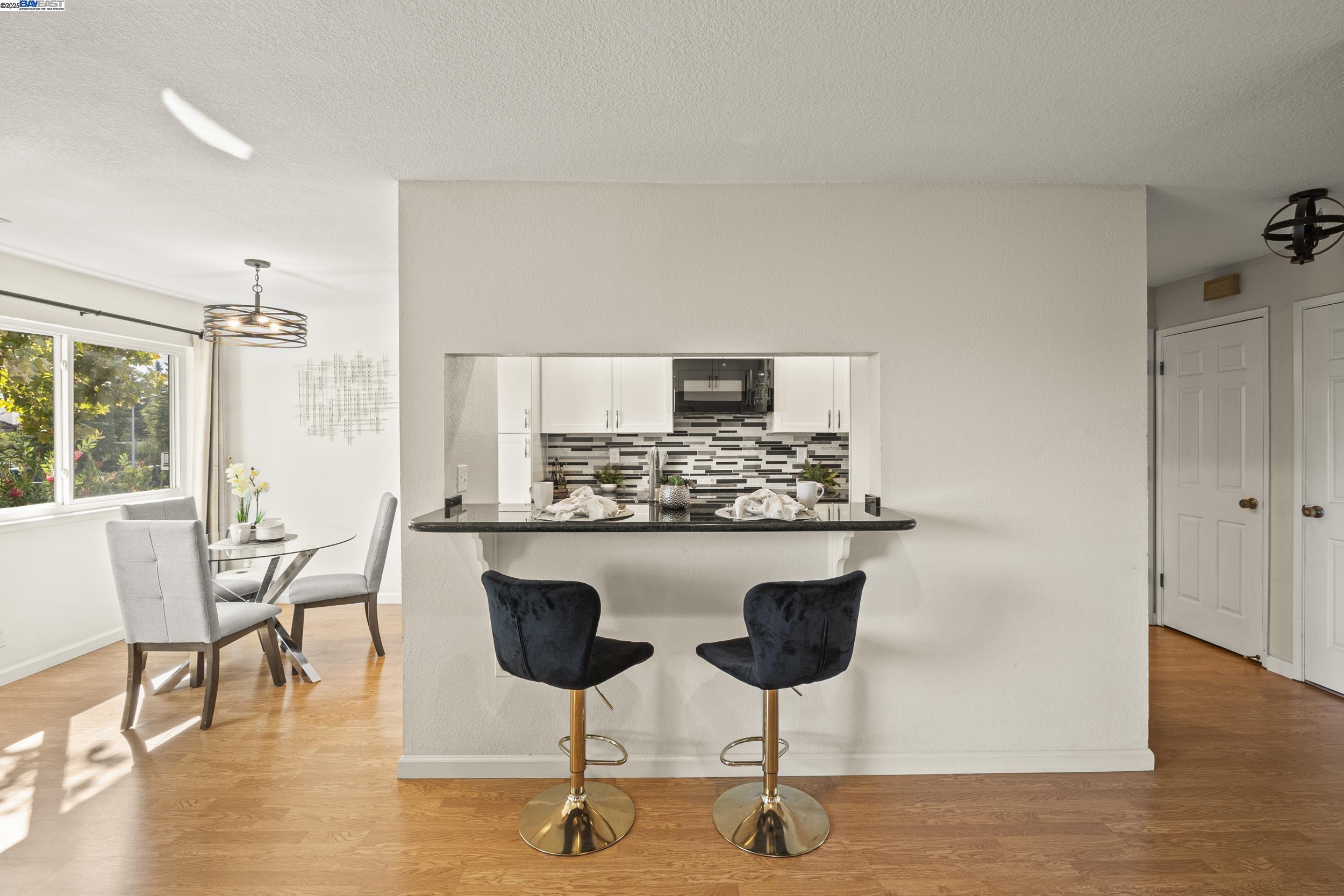 Photo #6: 41115005 Listing 