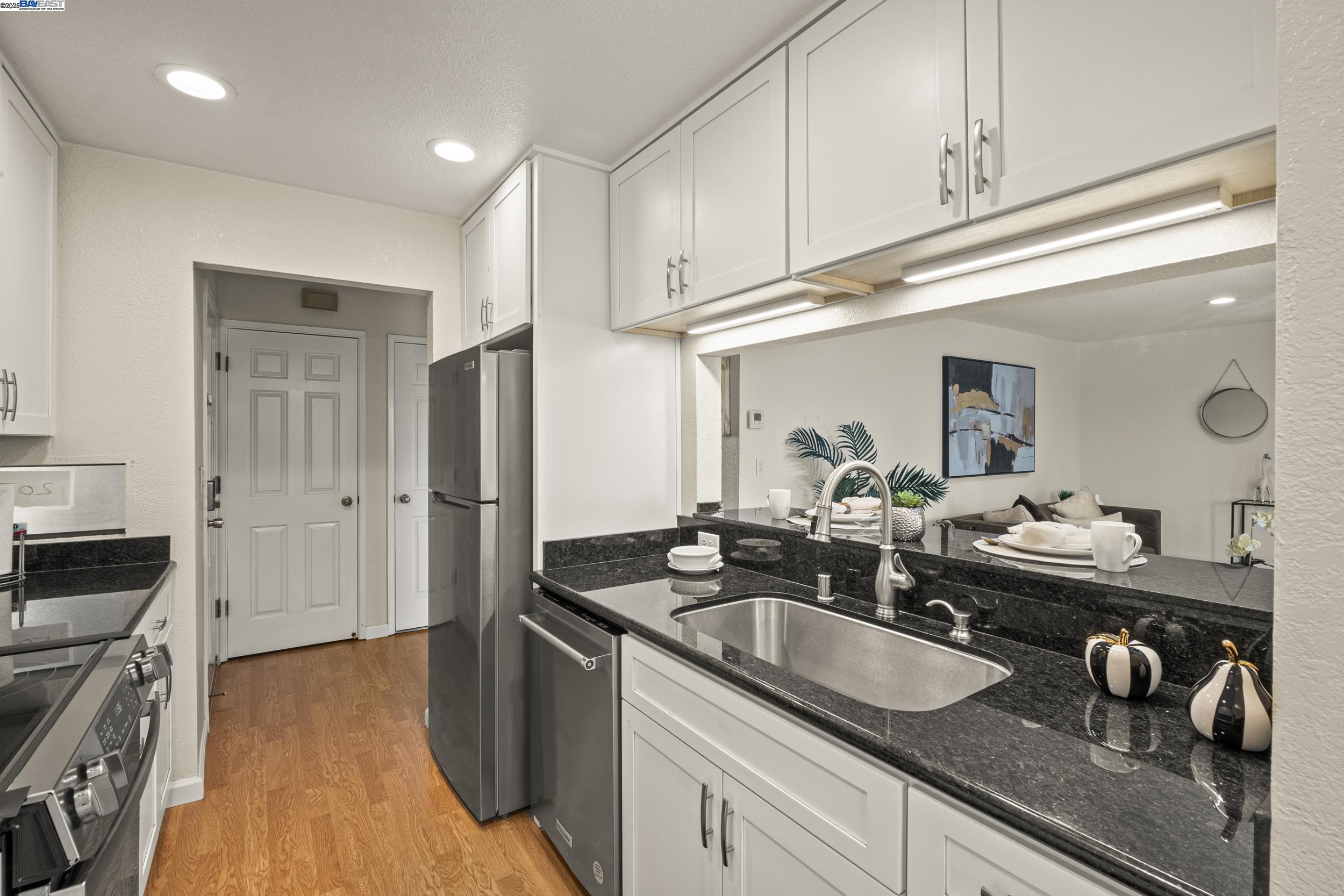 Photo #8: 41115005 Listing: Photo #8