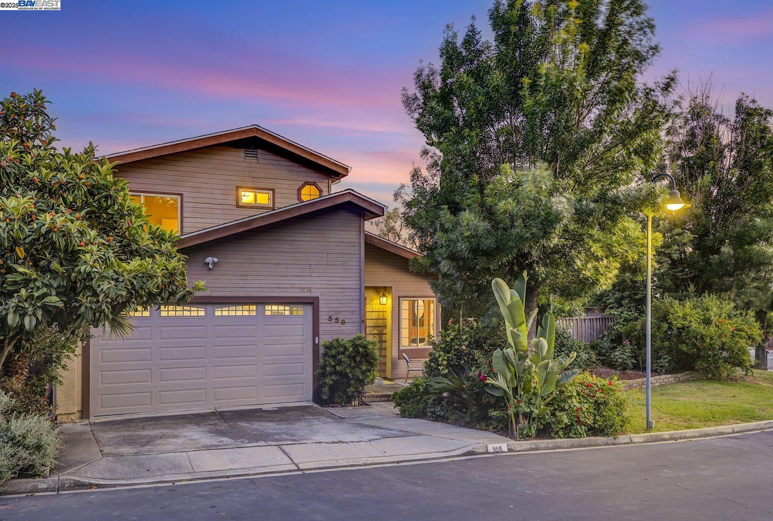 Detail Gallery Image 2 of 50 For 559 Bayview Park Dr, Milpitas,  CA 95035 - 4 Beds | 3 Baths