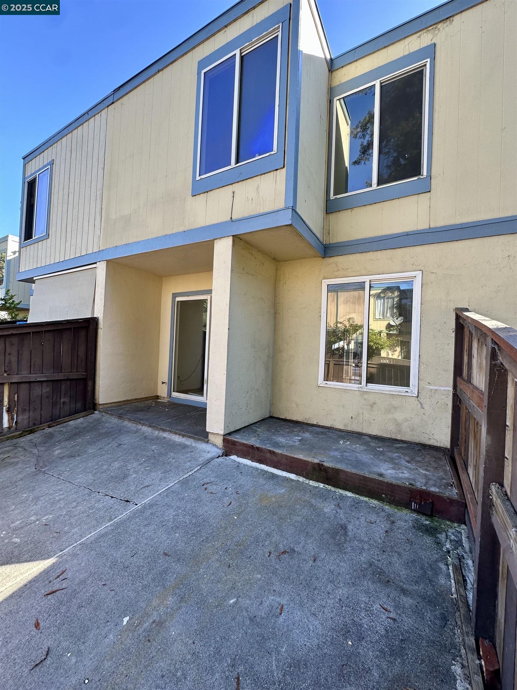 Front Image Thumbnail for CC41115010