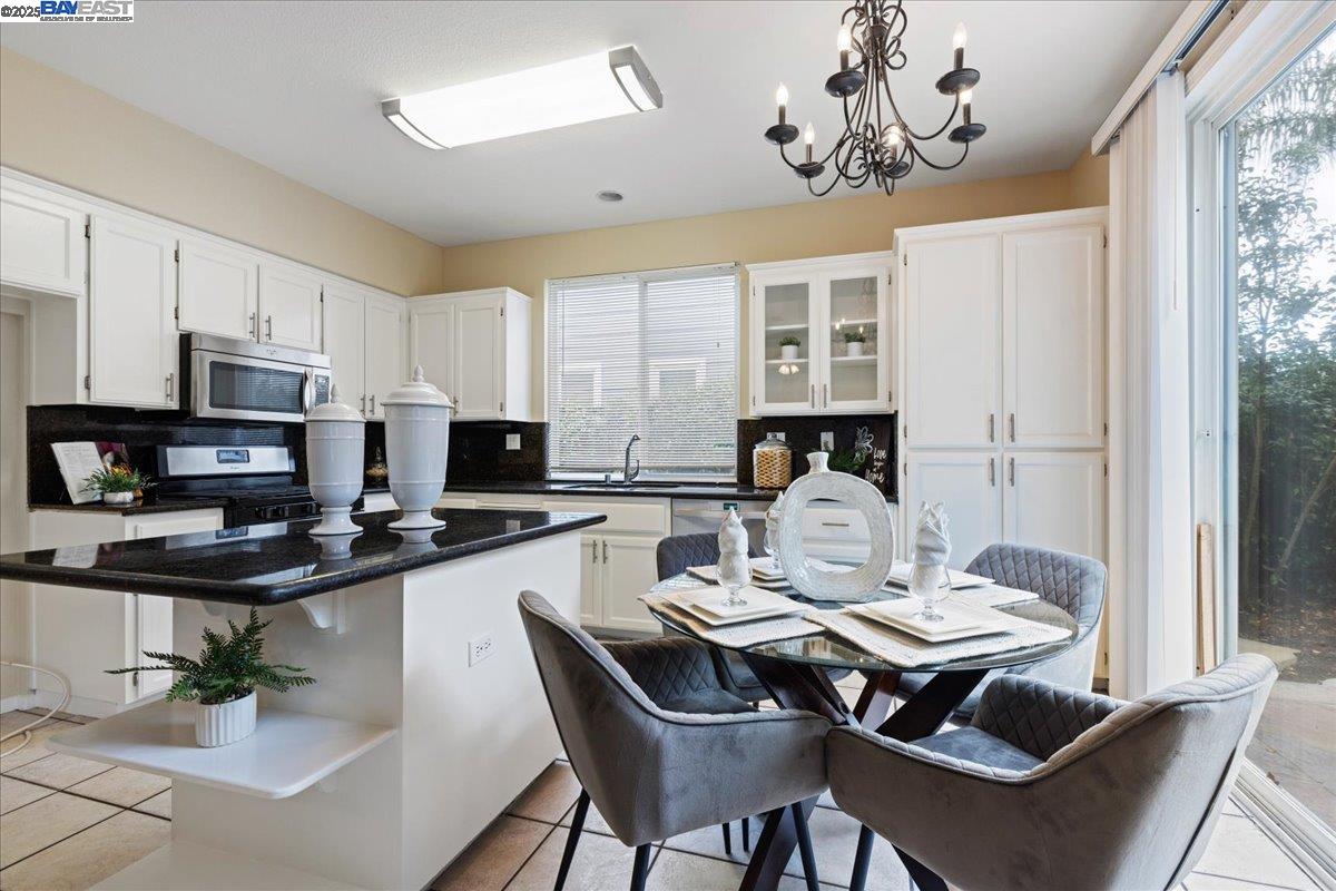 Detail Gallery Image 8 of 37 For 1429 Winding Stream Dr, Livermore,  CA 94551 - 4 Beds | 3 Baths