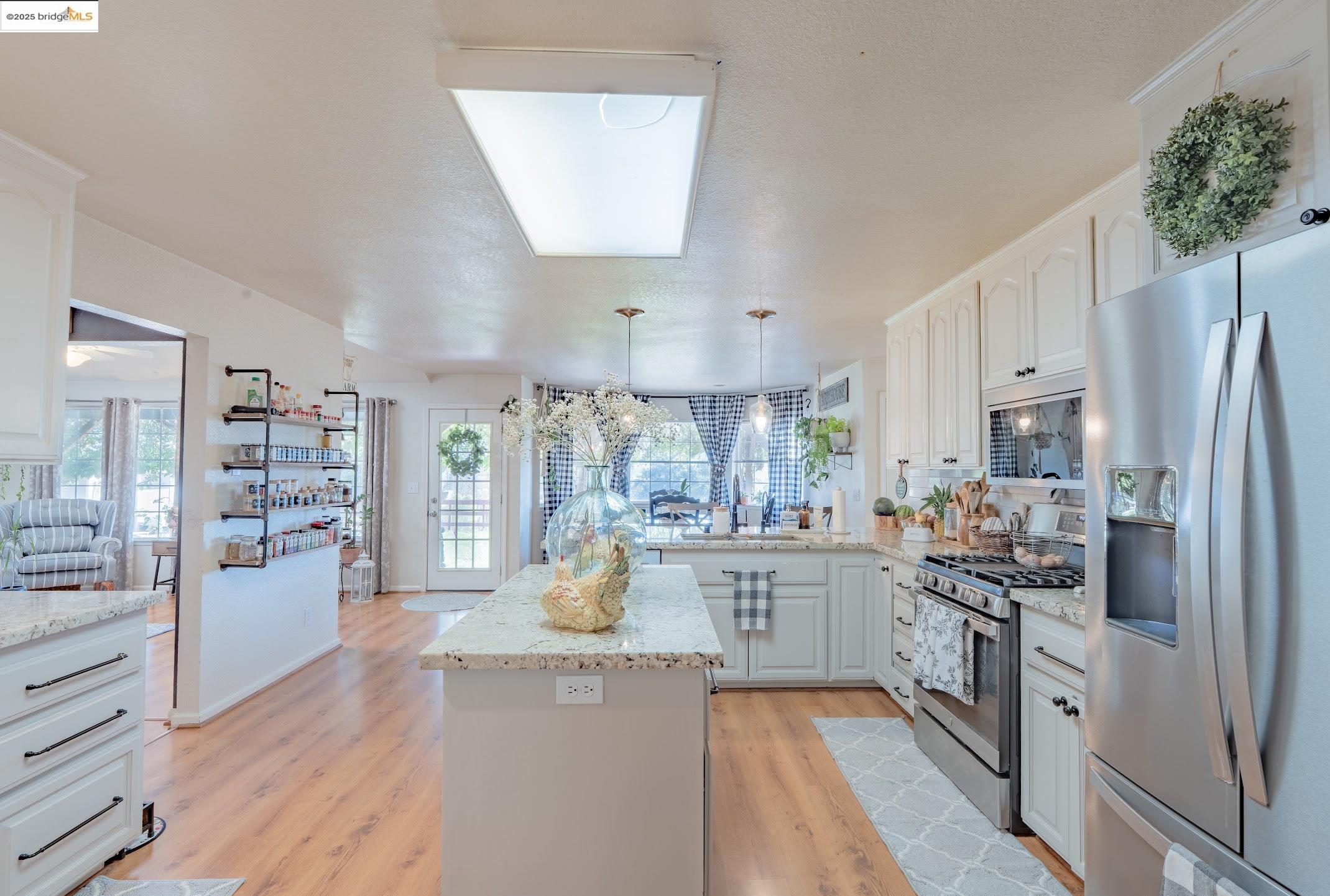 Detail Gallery Image 8 of 60 For 2245 Mills Ct, San Andreas,  CA 95249 - 4 Beds | 3/1 Baths