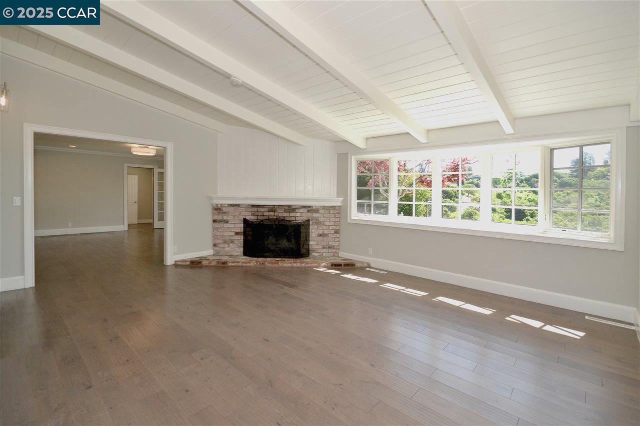 Detail Gallery Image 12 of 29 For 56 Bates Blvd, Orinda,  CA 94563 - 4 Beds | 2/1 Baths