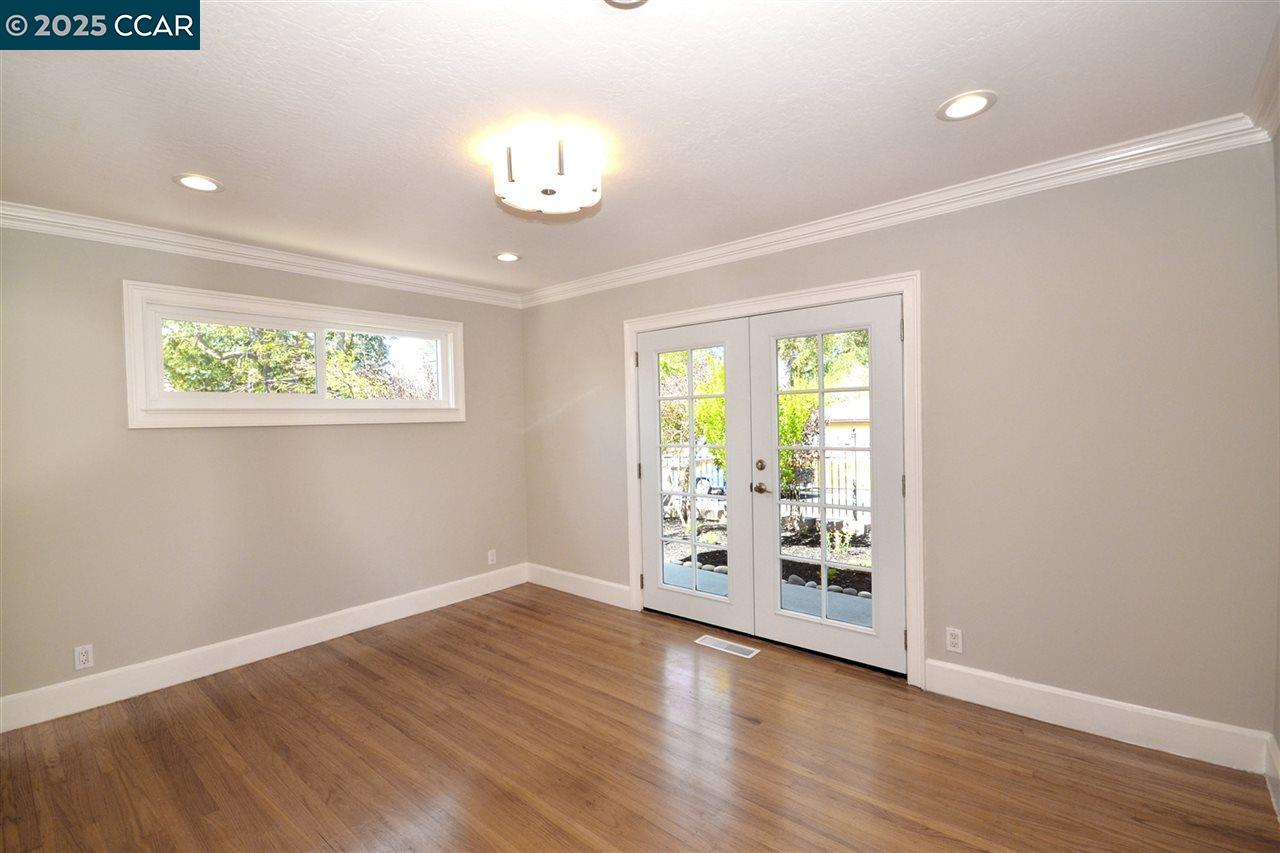 Detail Gallery Image 16 of 29 For 56 Bates Blvd, Orinda,  CA 94563 - 4 Beds | 2/1 Baths