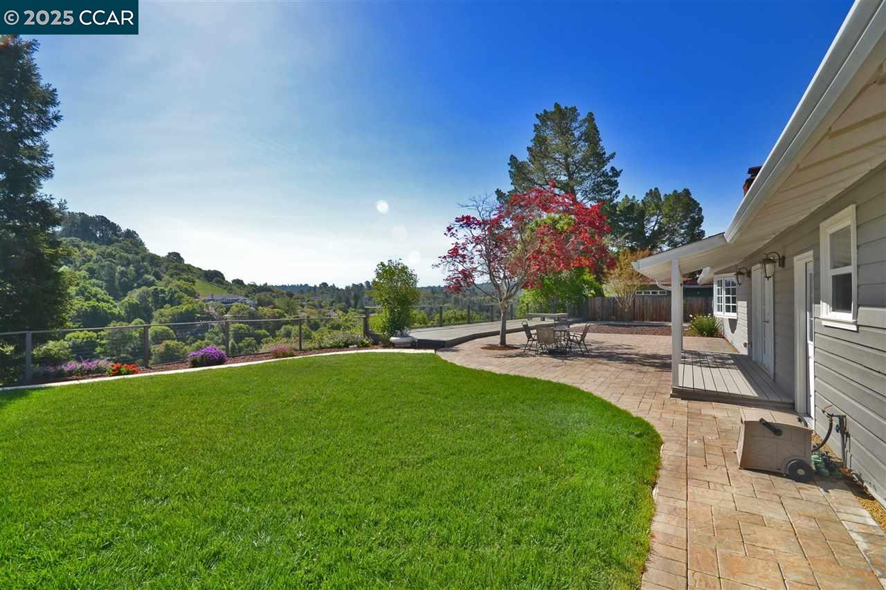 Detail Gallery Image 19 of 29 For 56 Bates Blvd, Orinda,  CA 94563 - 4 Beds | 2/1 Baths