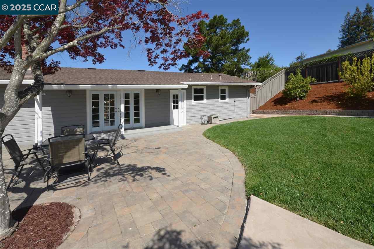 Detail Gallery Image 20 of 29 For 56 Bates Blvd, Orinda,  CA 94563 - 4 Beds | 2/1 Baths