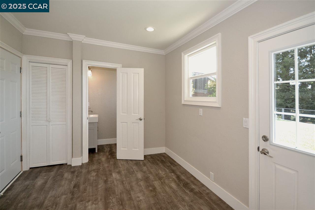 Detail Gallery Image 8 of 29 For 56 Bates Blvd, Orinda,  CA 94563 - 4 Beds | 2/1 Baths