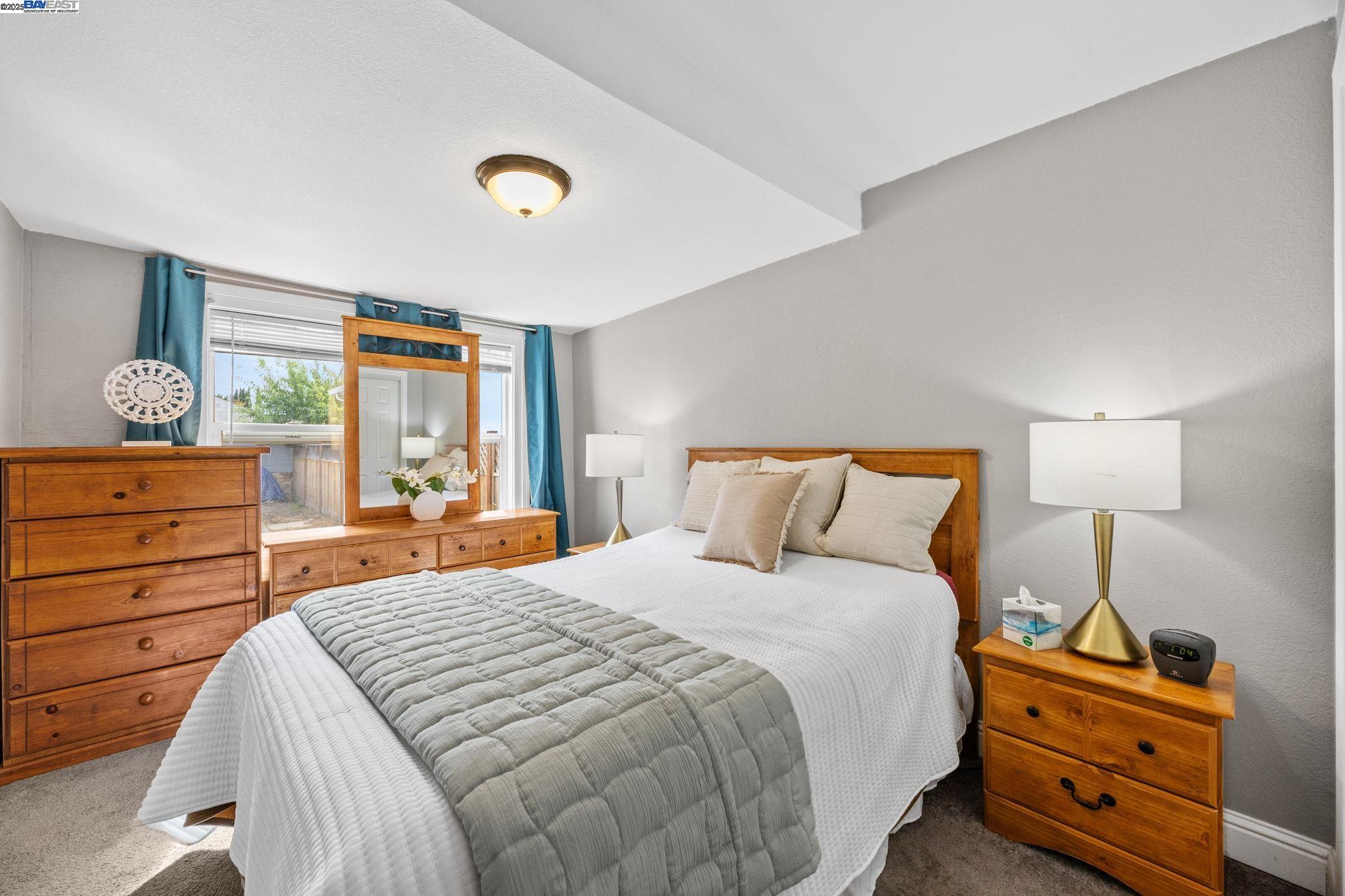 Detail Gallery Image 10 of 22 For 1748 103rd Ave, Oakland,  CA 94603 - 2 Beds | 1 Baths