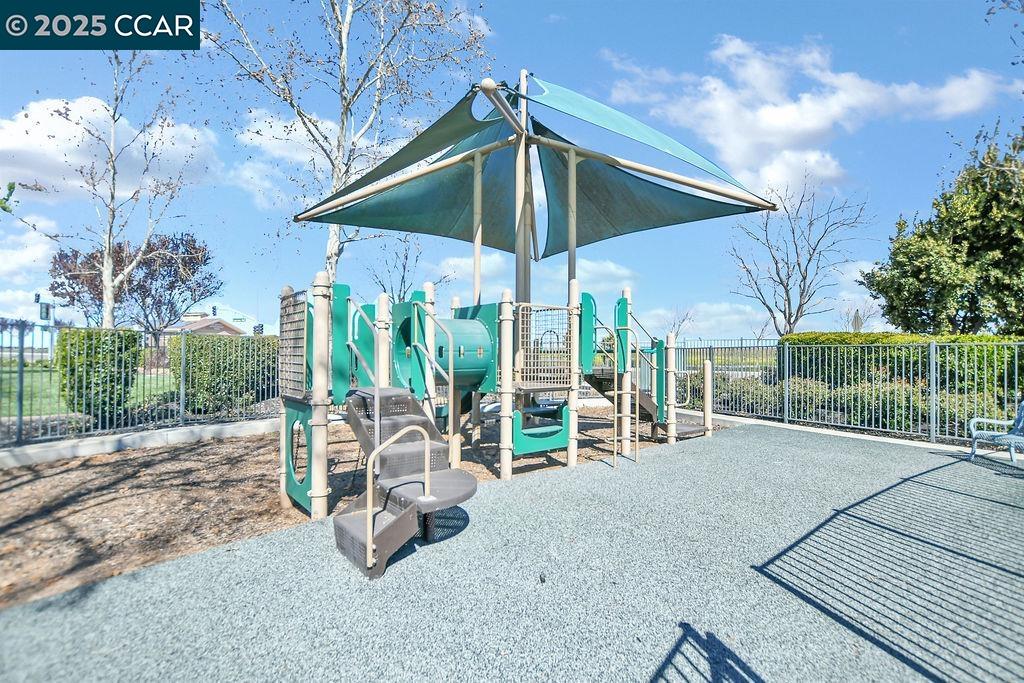 Detail Gallery Image 28 of 30 For 1410 Big Redwood Dr, Oakley,  CA 94561 - 4 Beds | 3 Baths