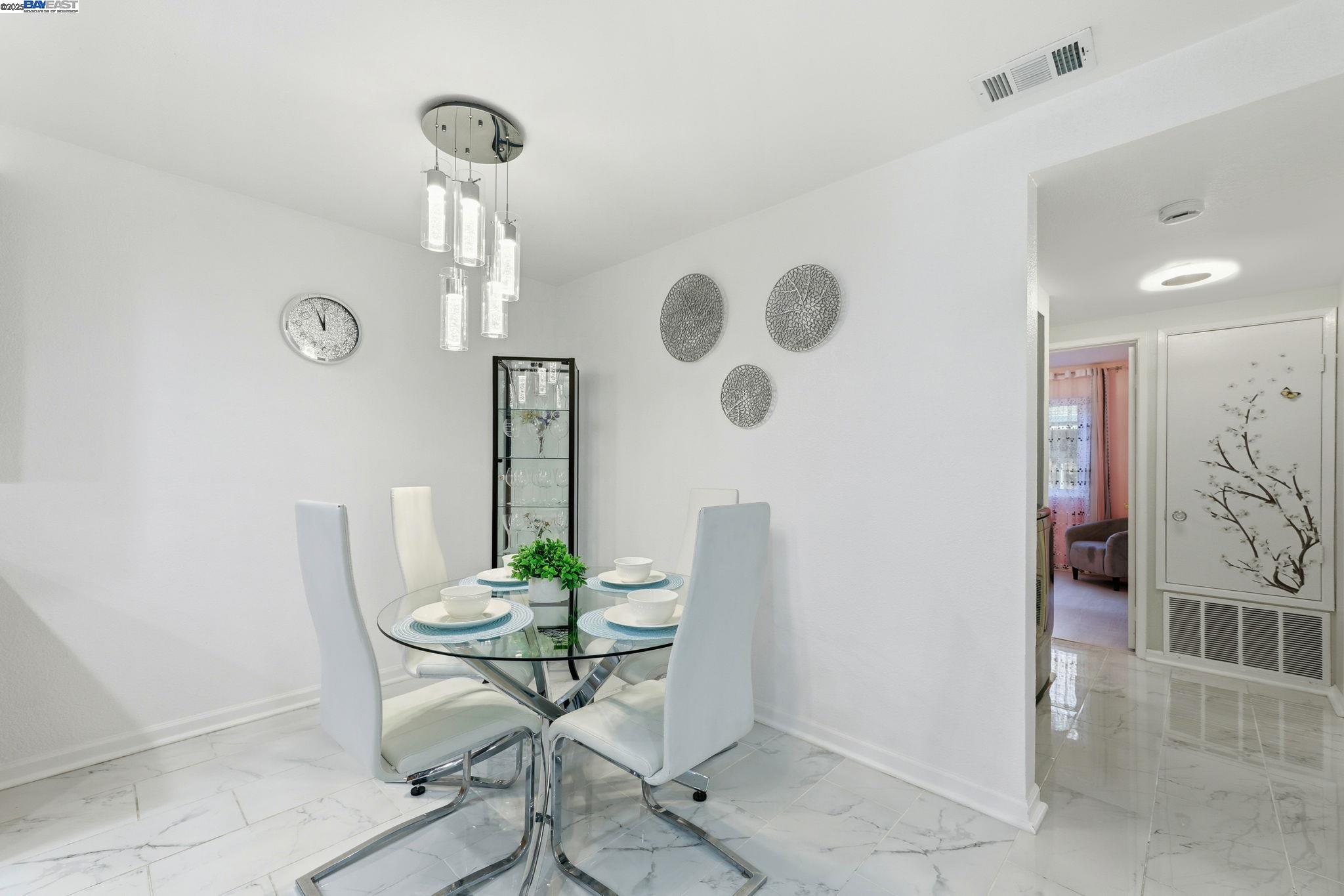 Photo #8: 41115042 Listing: Photo #8