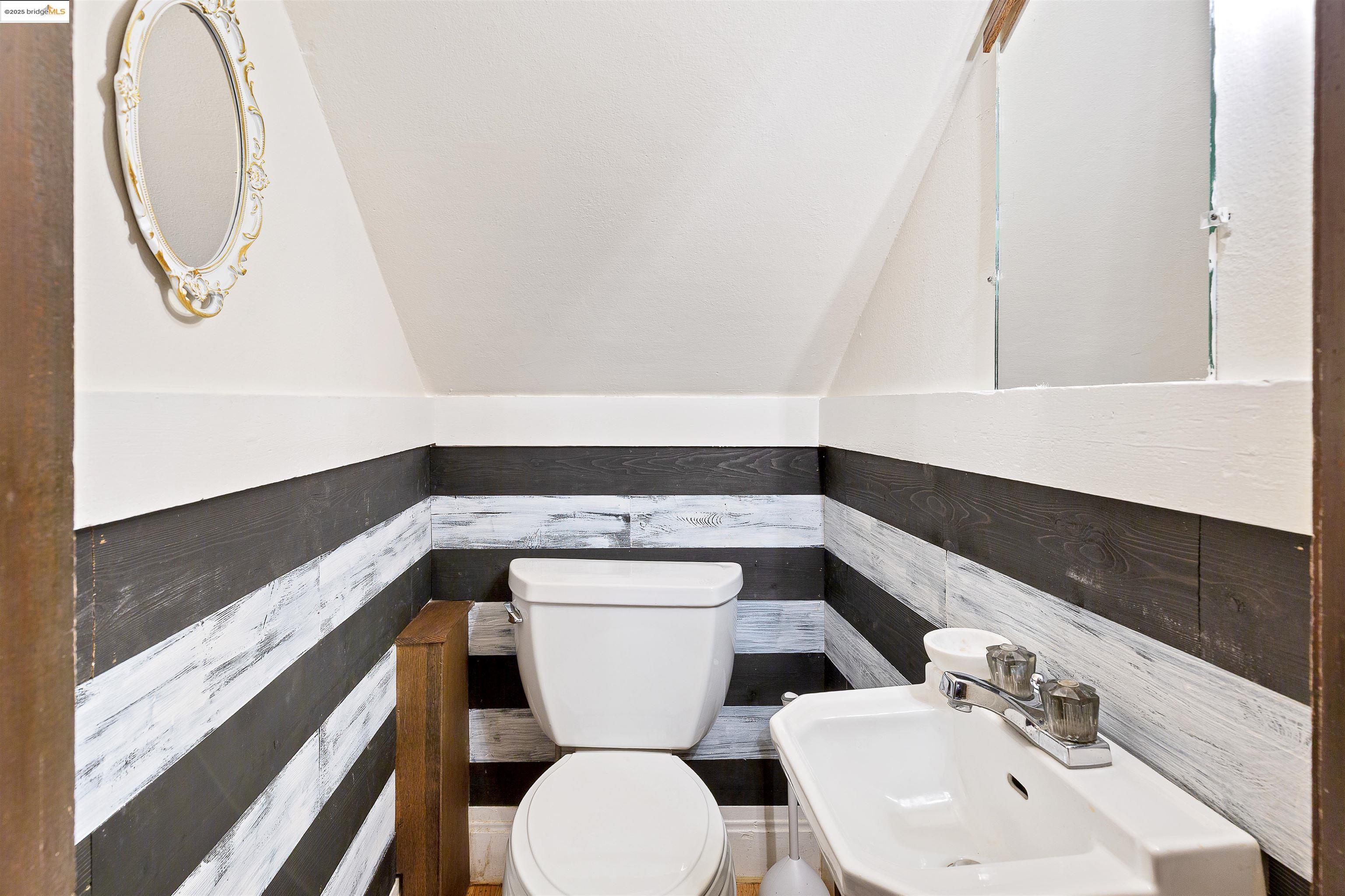 Detail Gallery Image 14 of 39 For 1512 Walnut St, Berkeley,  CA 94709 - – Beds | – Baths