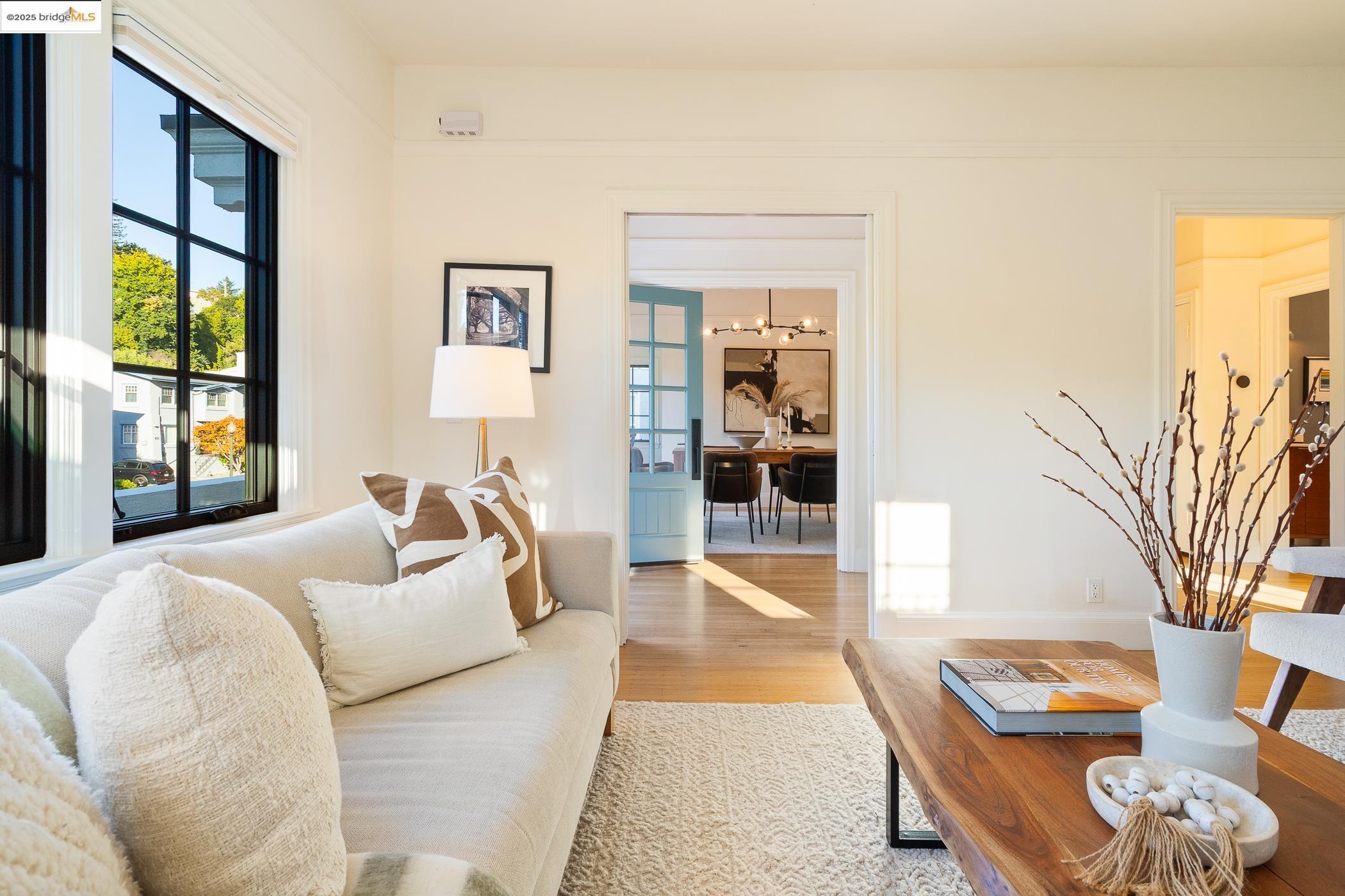 Detail Gallery Image 11 of 56 For 801 Mandana Blvd, Oakland,  CA 94610 - 3 Beds | 1/1 Baths