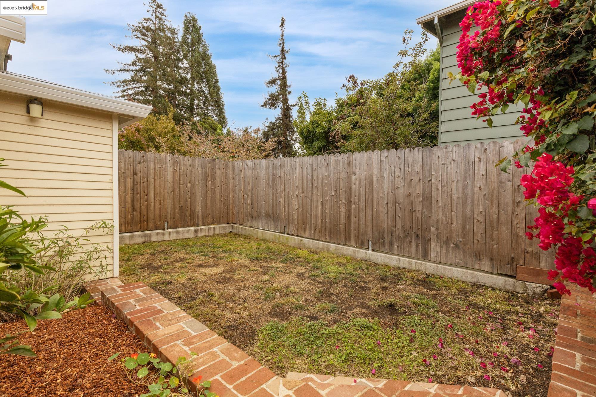 Detail Gallery Image 48 of 60 For 2941 Madeline St, Oakland,  CA 94602 - 2 Beds | 2 Baths