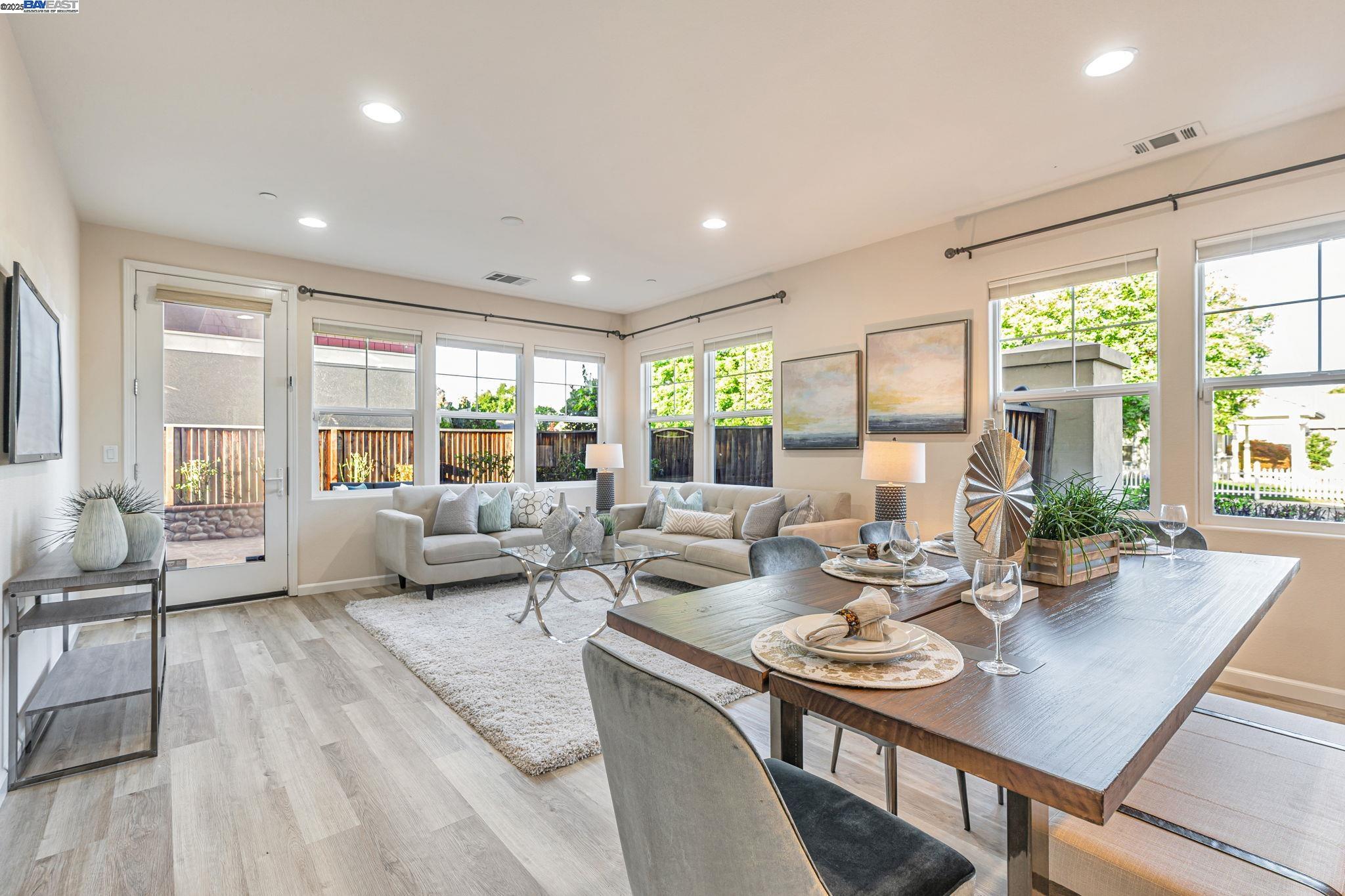 Detail Gallery Image 13 of 57 For 5801 Flora Cmn, Livermore,  CA 94551 - 4 Beds | 3 Baths