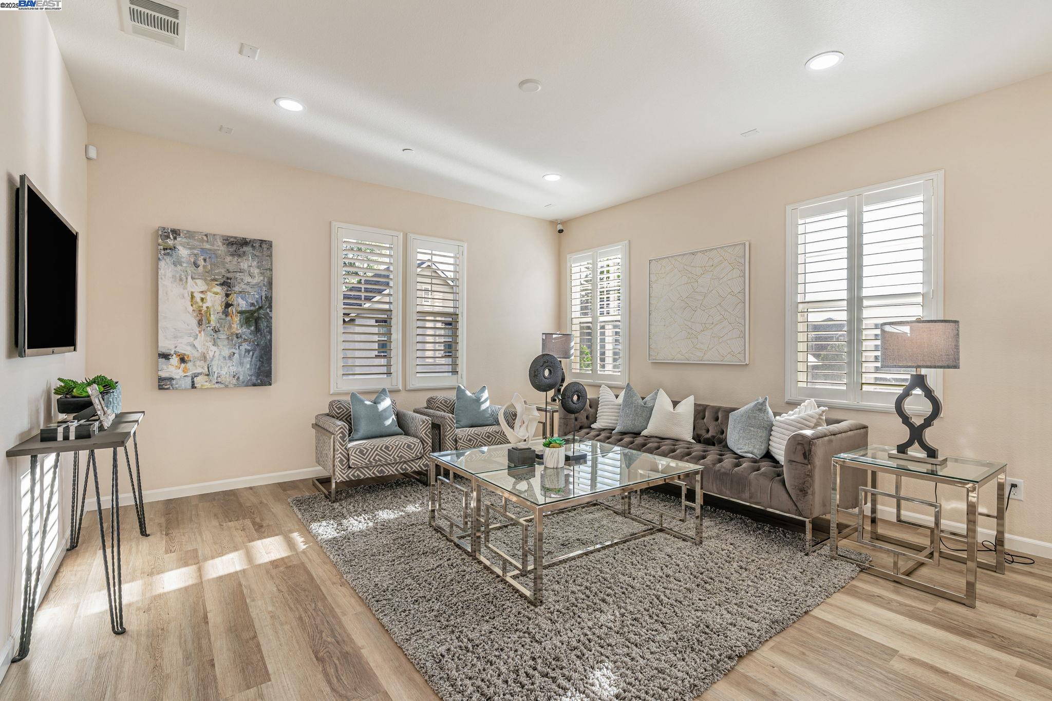 Detail Gallery Image 16 of 57 For 5801 Flora Cmn, Livermore,  CA 94551 - 4 Beds | 3 Baths