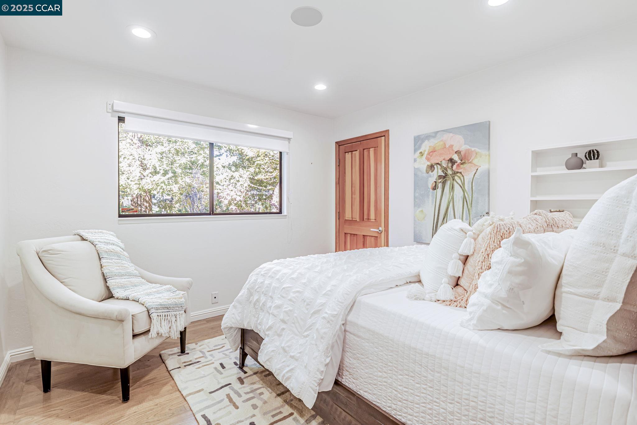 Detail Gallery Image 17 of 35 For 1834 Ivanhoe Ave, Lafayette,  CA 94549 - 5 Beds | 4 Baths