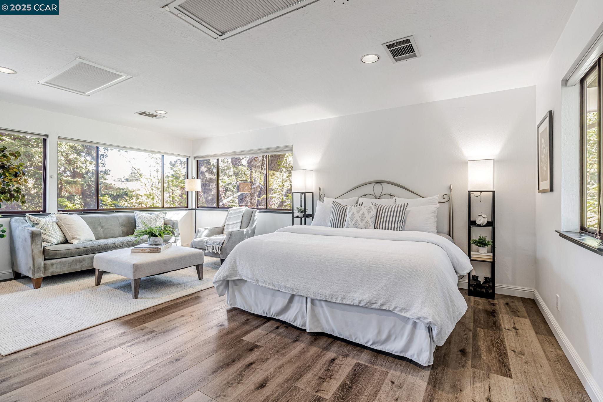 Detail Gallery Image 19 of 35 For 1834 Ivanhoe Ave, Lafayette,  CA 94549 - 5 Beds | 4 Baths