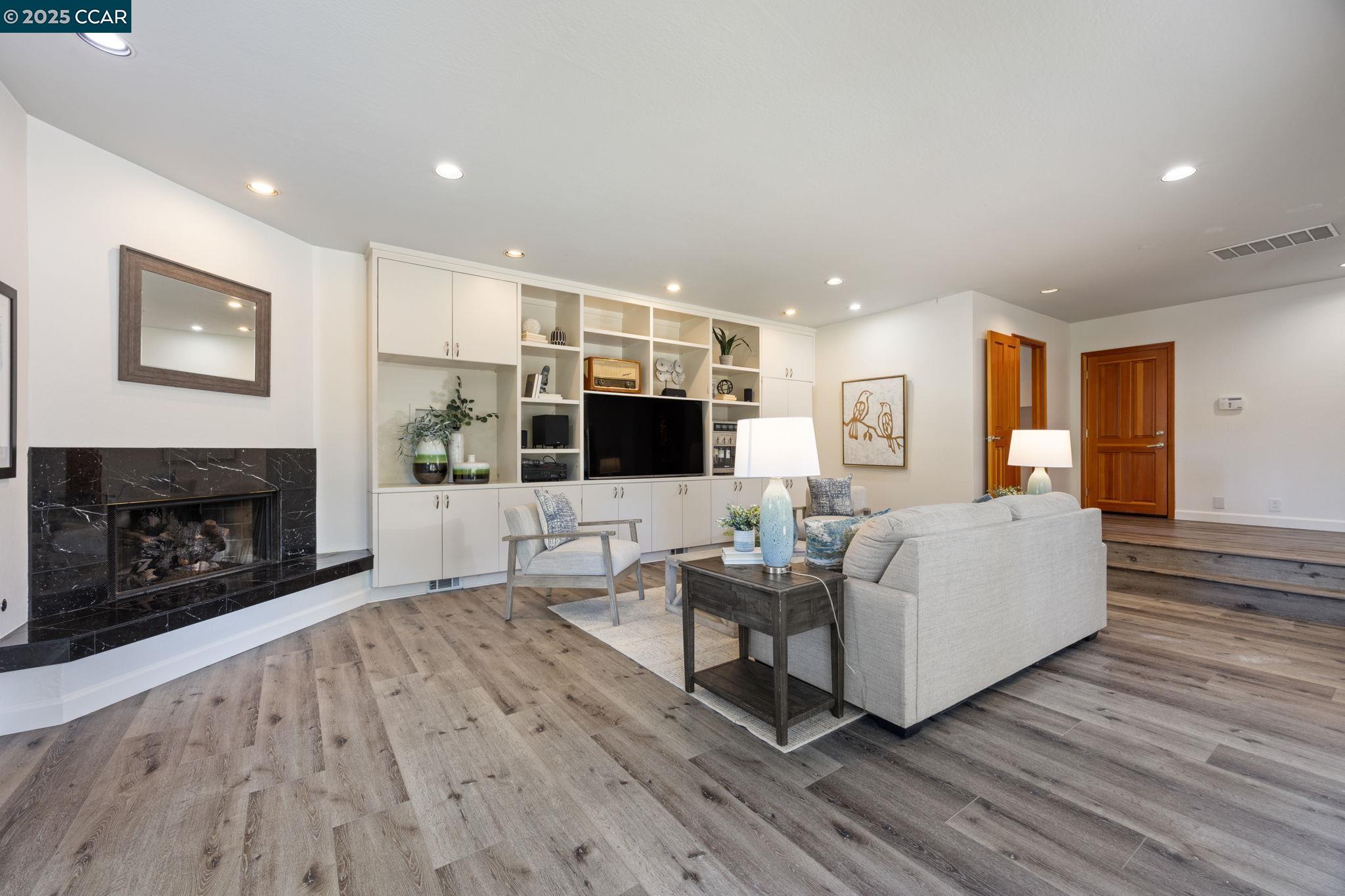 Detail Gallery Image 9 of 35 For 1834 Ivanhoe Ave, Lafayette,  CA 94549 - 5 Beds | 4 Baths