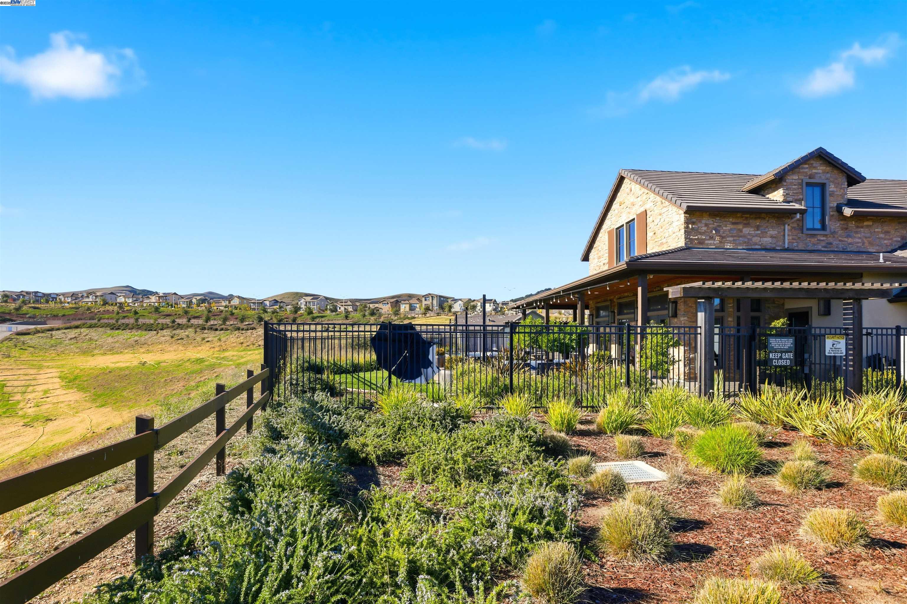 Detail Gallery Image 34 of 42 For 32112 via Vicenza, San Ramon,  CA 94583 - 4 Beds | 3/1 Baths