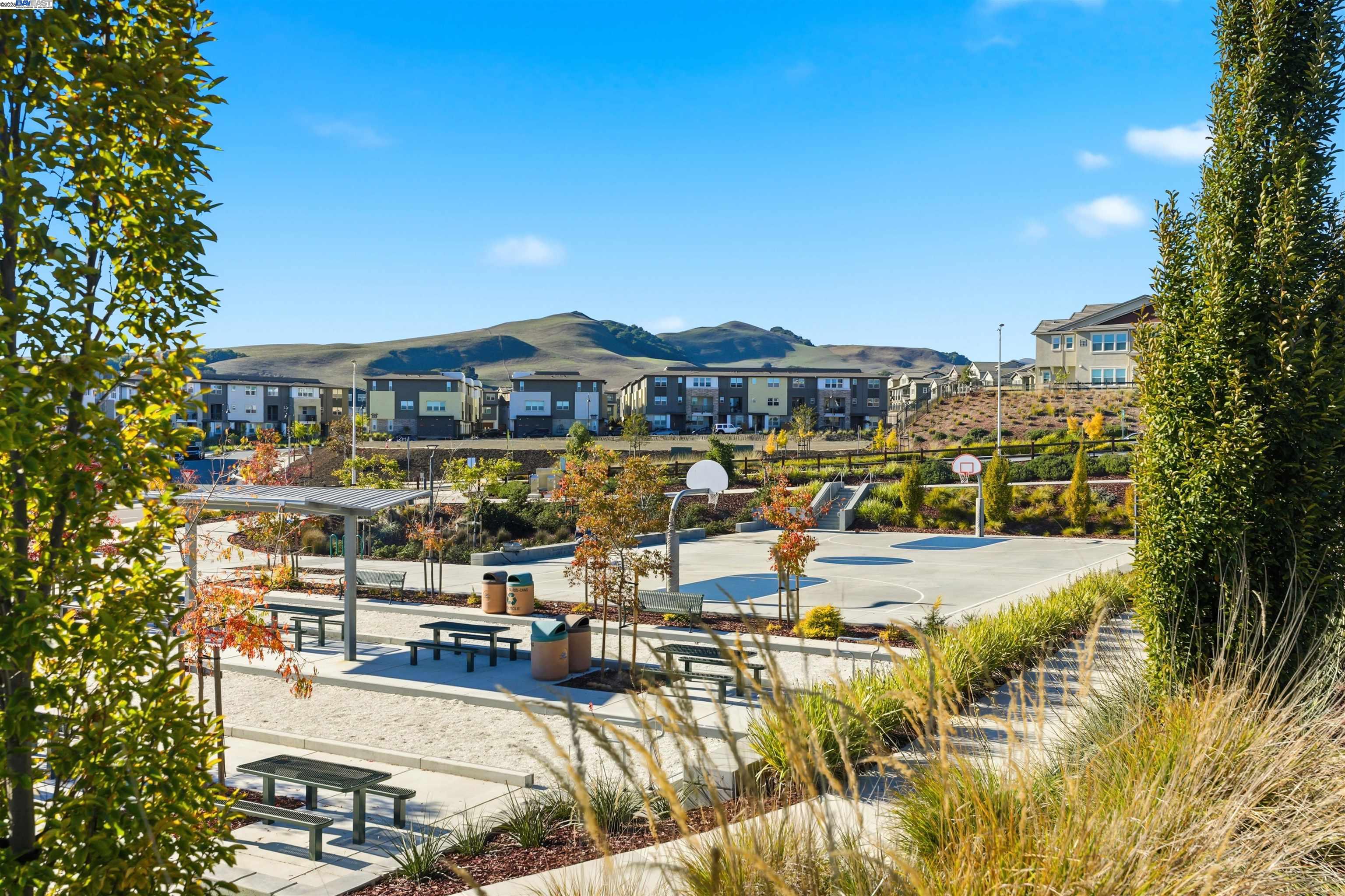 Detail Gallery Image 40 of 42 For 32112 via Vicenza, San Ramon,  CA 94583 - 4 Beds | 3/1 Baths