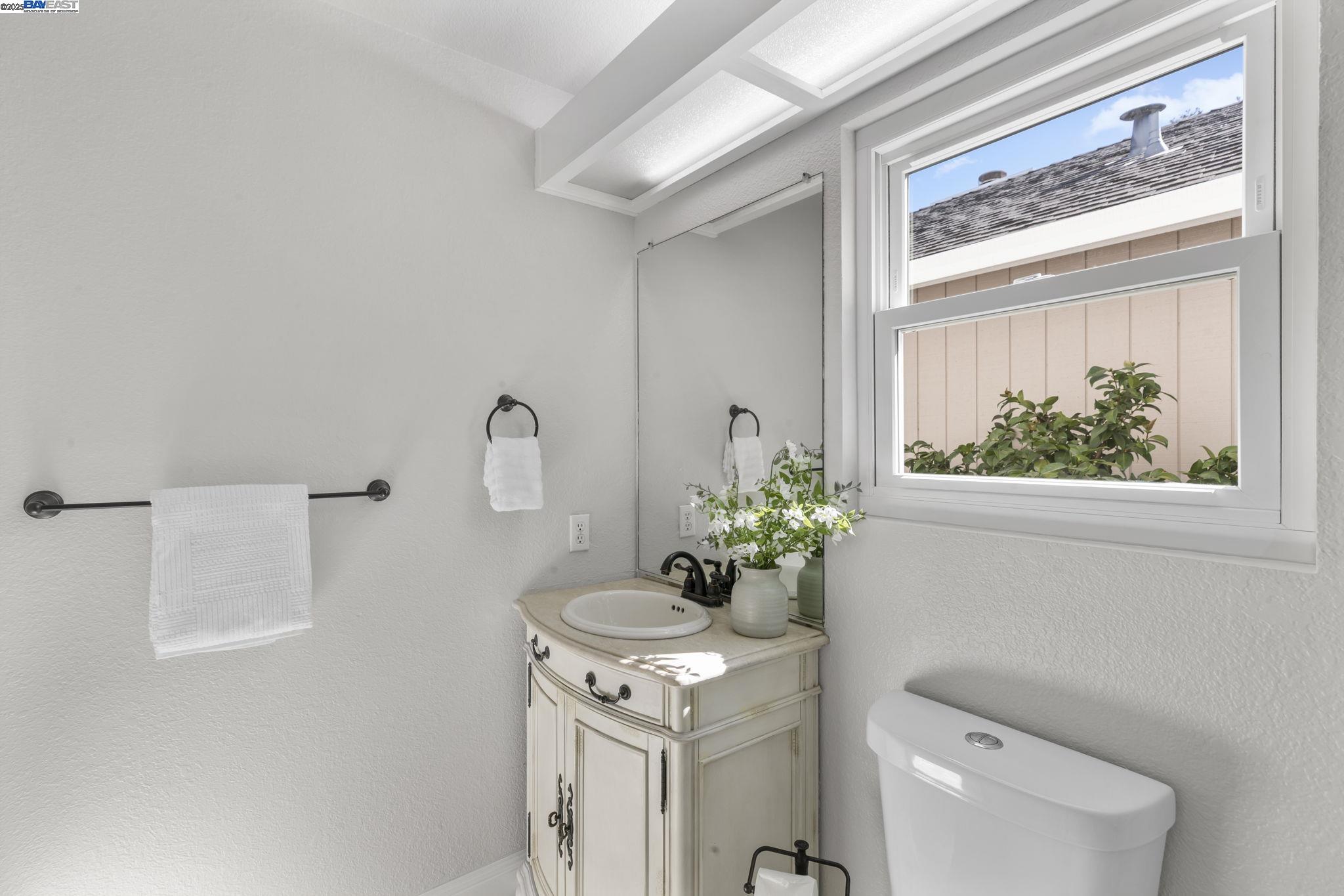 Detail Gallery Image 30 of 47 For 215 Mavis Dr, Pleasanton,  CA 94566 - 3 Beds | 2/1 Baths