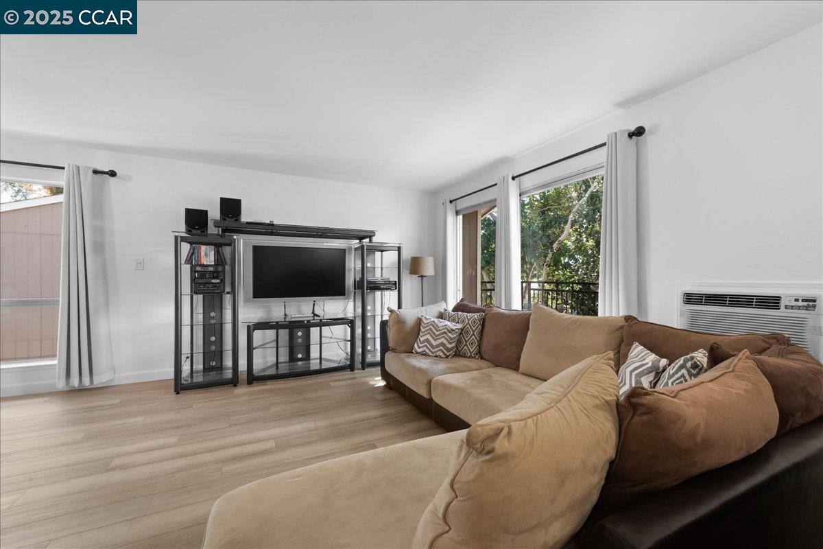 Detail Gallery Image 8 of 31 For 8975 Alcosta Blvd #116,  San Ramon,  CA 94583 - 1 Beds | 1 Baths