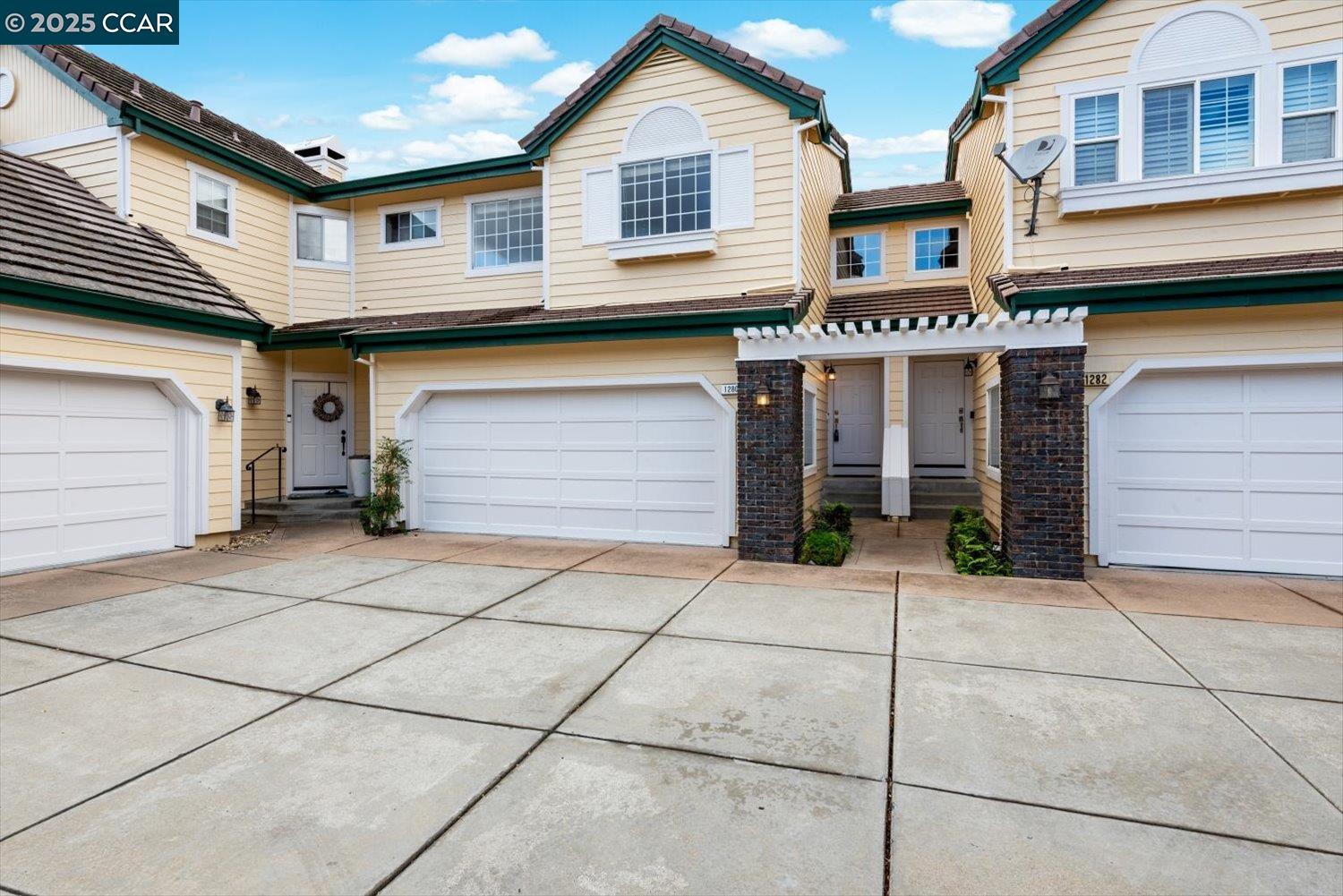 Detail Gallery Image 2 of 59 For 1280 Shell Cir, Clayton,  CA 94517 - 3 Beds | 2/1 Baths