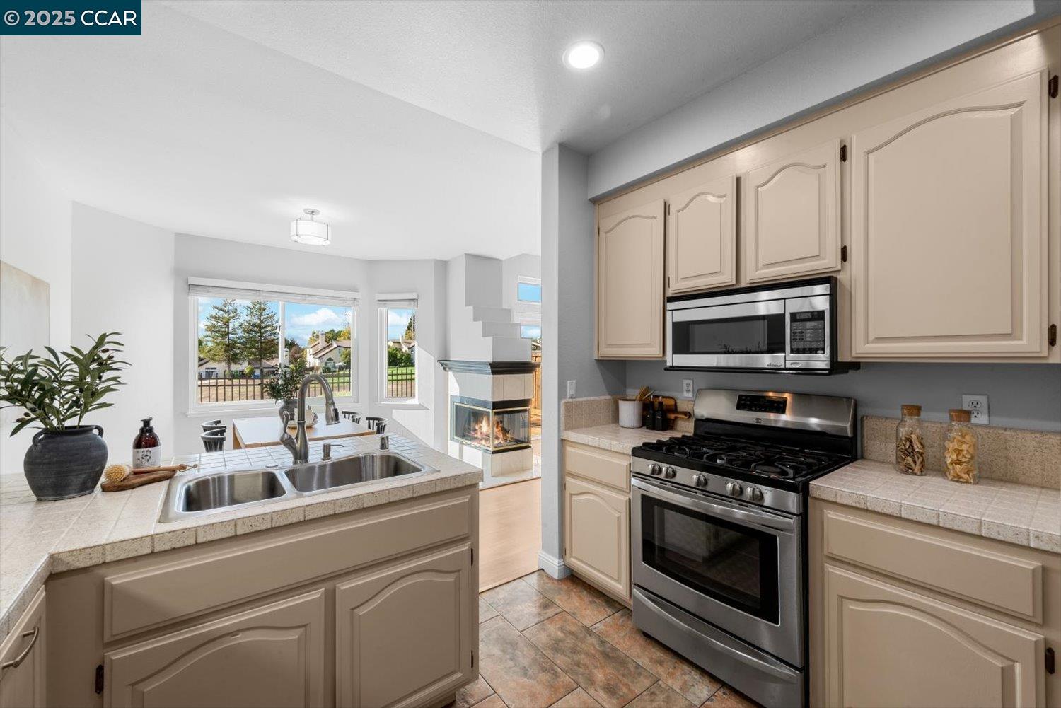 Detail Gallery Image 18 of 59 For 1280 Shell Cir, Clayton,  CA 94517 - 3 Beds | 2/1 Baths