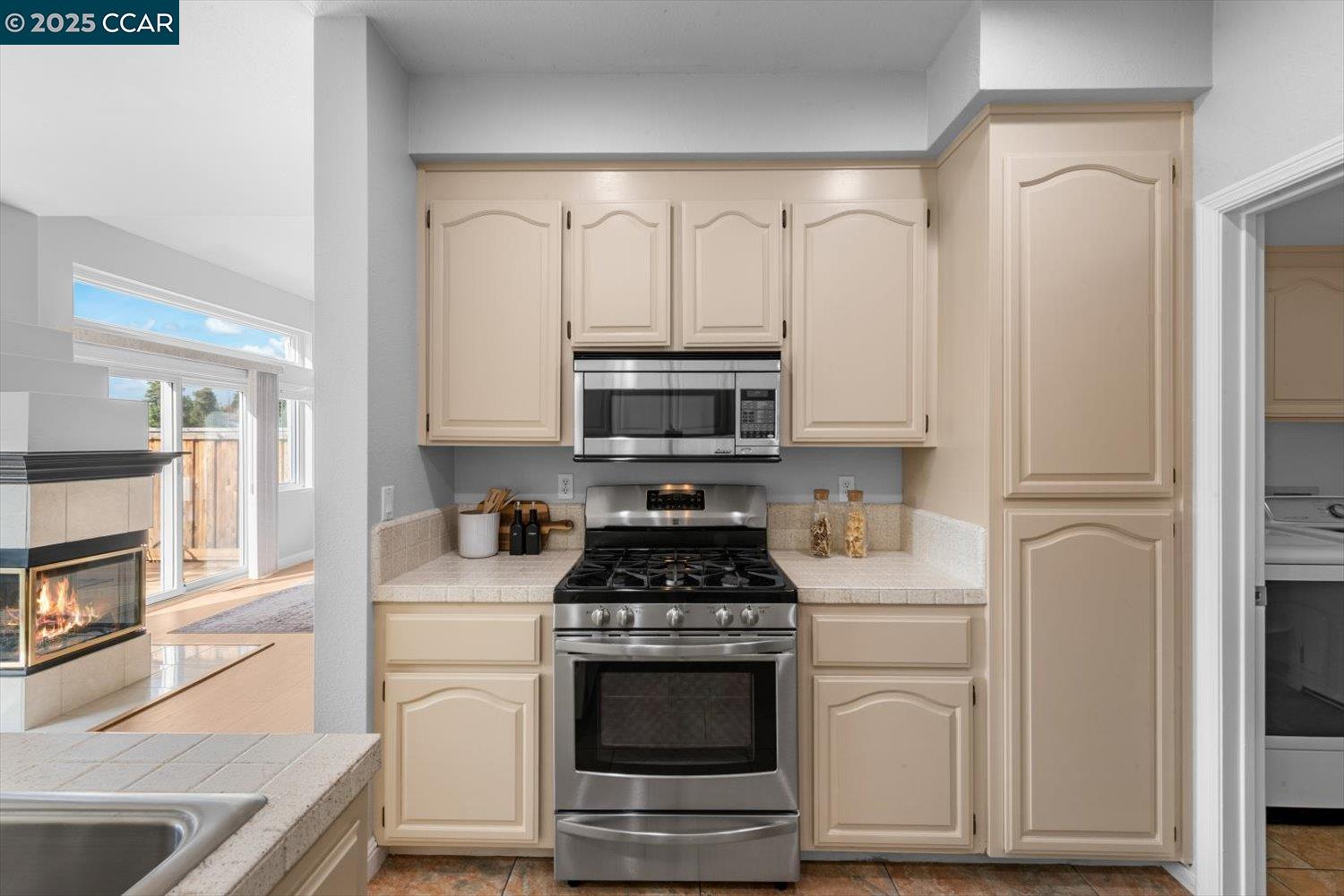 Detail Gallery Image 19 of 59 For 1280 Shell Cir, Clayton,  CA 94517 - 3 Beds | 2/1 Baths