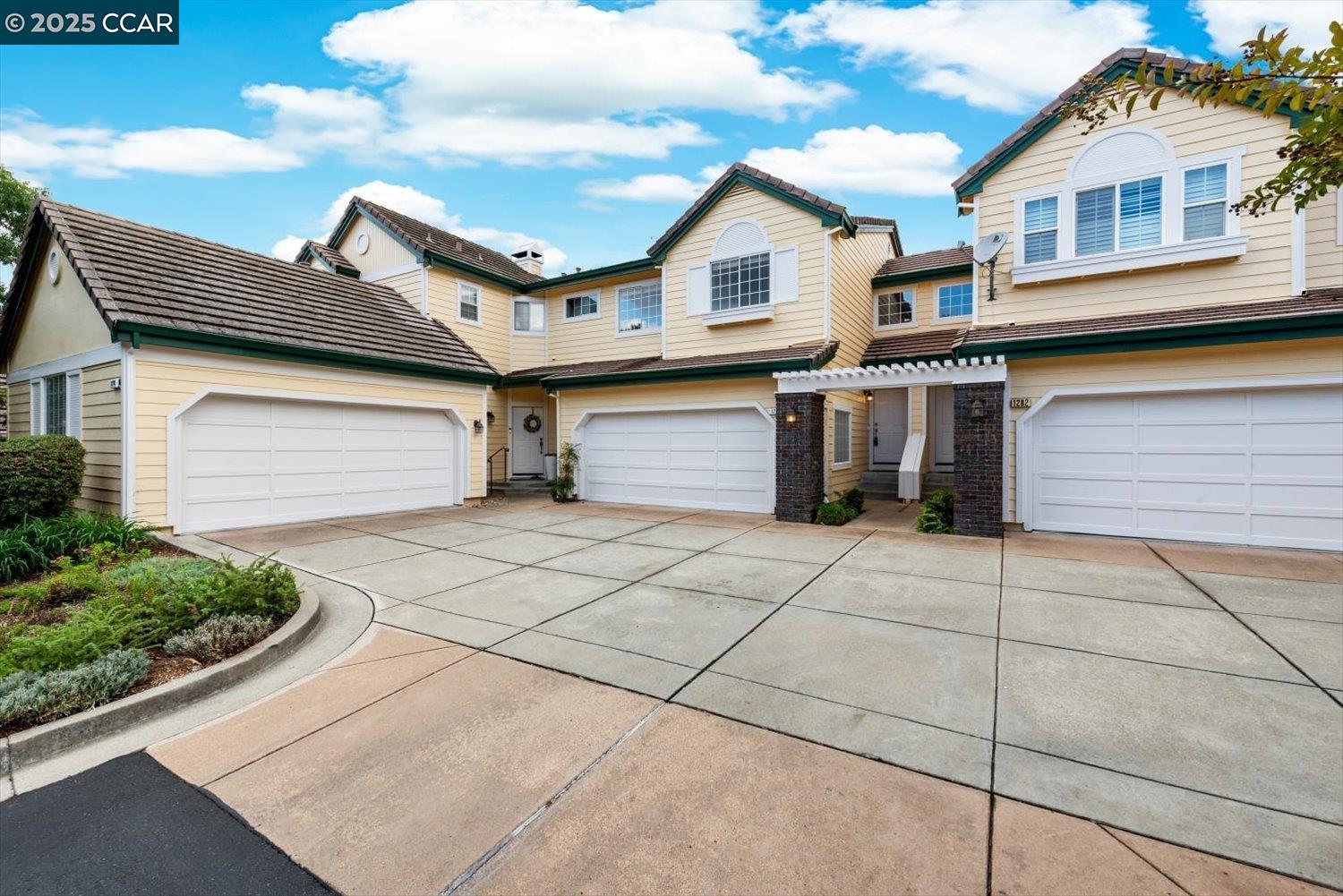 Detail Gallery Image 3 of 59 For 1280 Shell Cir, Clayton,  CA 94517 - 3 Beds | 2/1 Baths