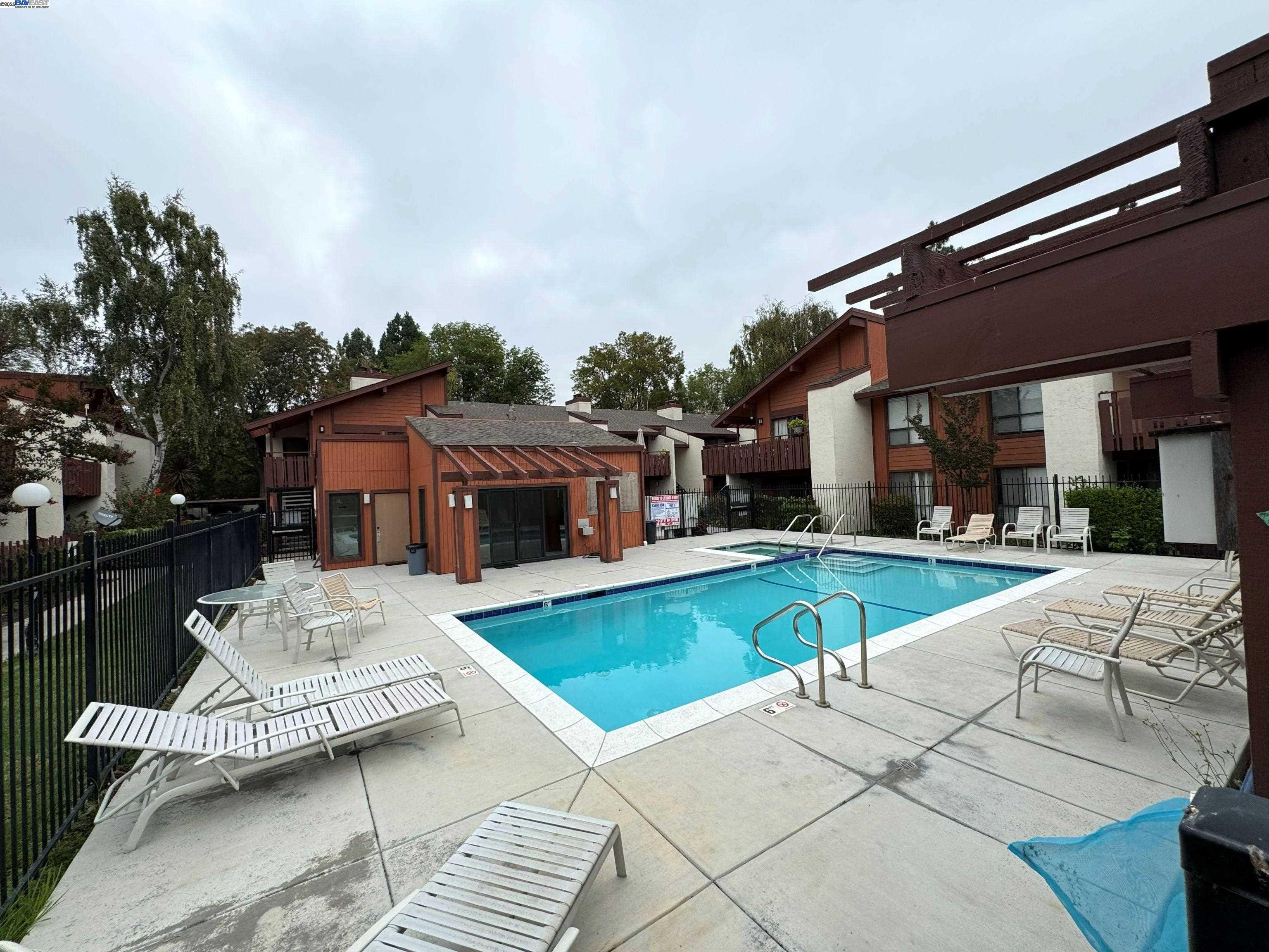 Photo #9: 41115078 Listing: Photo #9