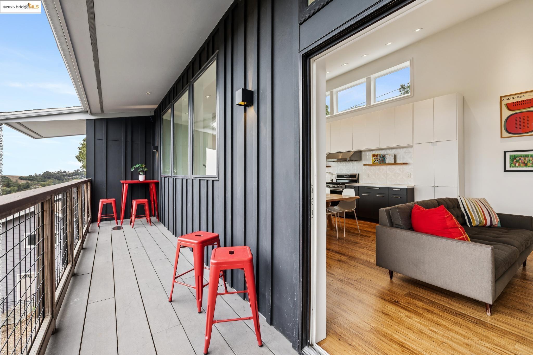 Detail Gallery Image 14 of 60 For 4520 Saint Andrews Road, Oakland,  CA 94605 - 3 Beds | 1/1 Baths