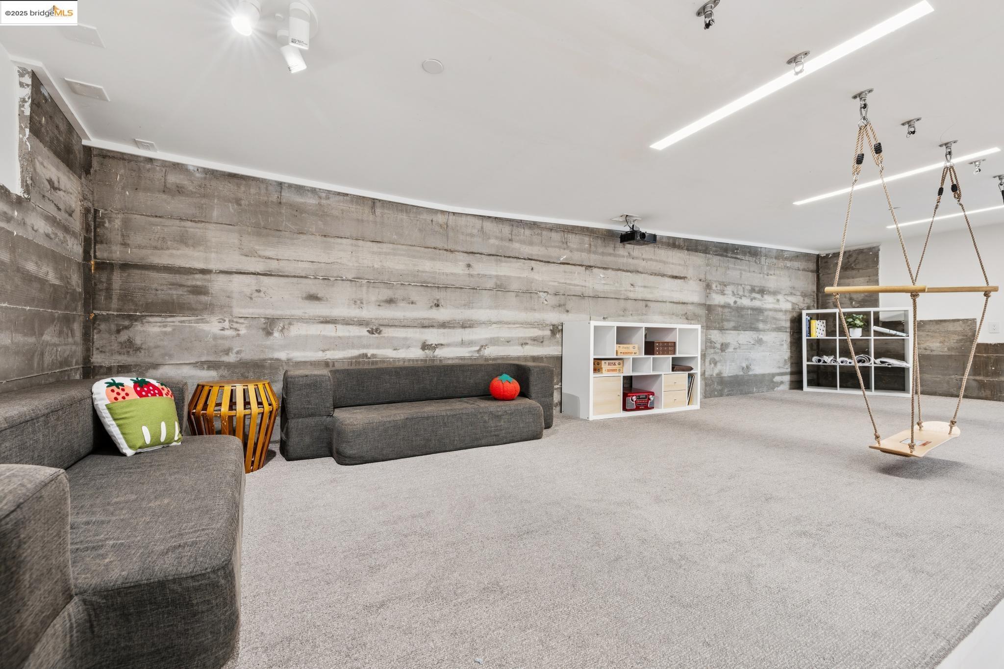 Detail Gallery Image 37 of 60 For 4520 Saint Andrews Road, Oakland,  CA 94605 - 3 Beds | 1/1 Baths