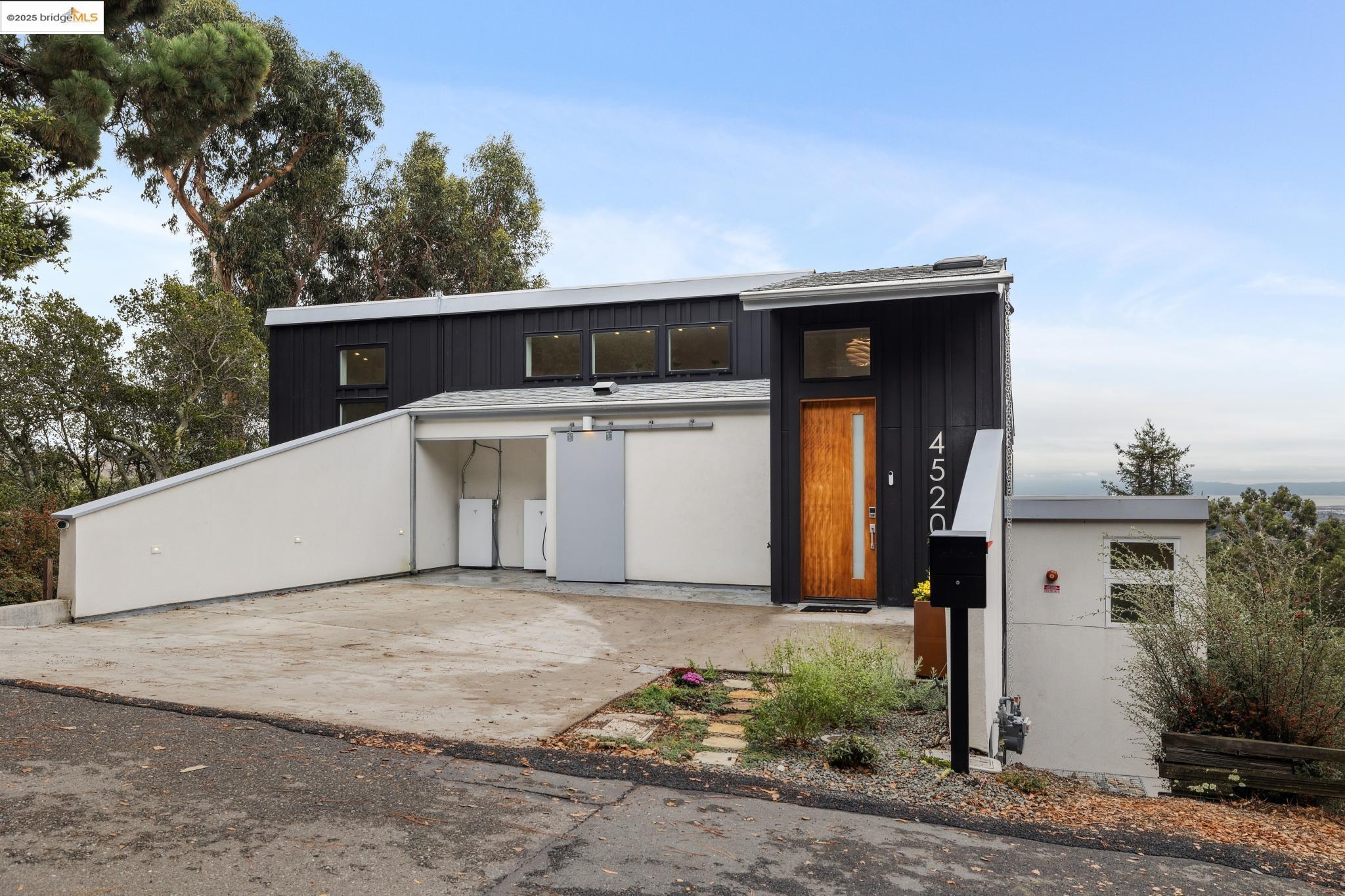 Detail Gallery Image 50 of 60 For 4520 Saint Andrews Road, Oakland,  CA 94605 - 3 Beds | 1/1 Baths