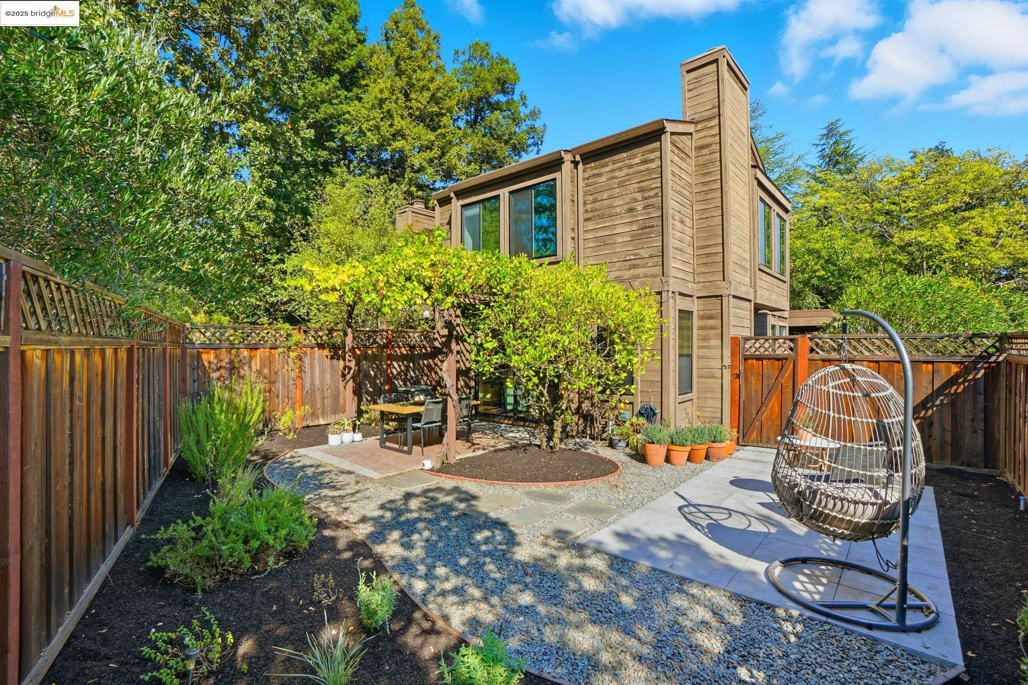 Detail Gallery Image 25 of 31 For 3075 Camino Diablo, Lafayette,  CA 94549 - 2 Beds | 1/1 Baths