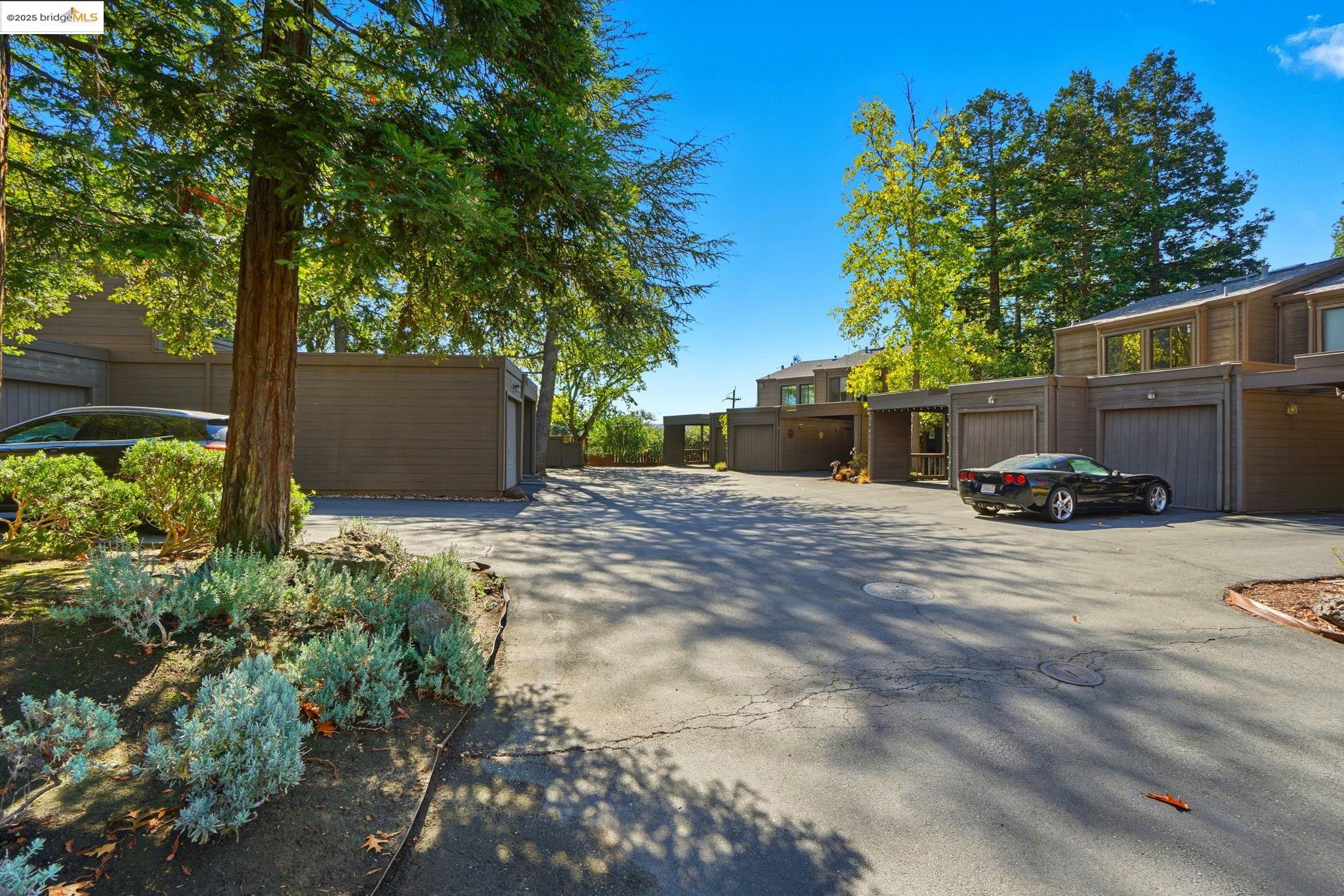 Detail Gallery Image 30 of 31 For 3075 Camino Diablo, Lafayette,  CA 94549 - 2 Beds | 1/1 Baths