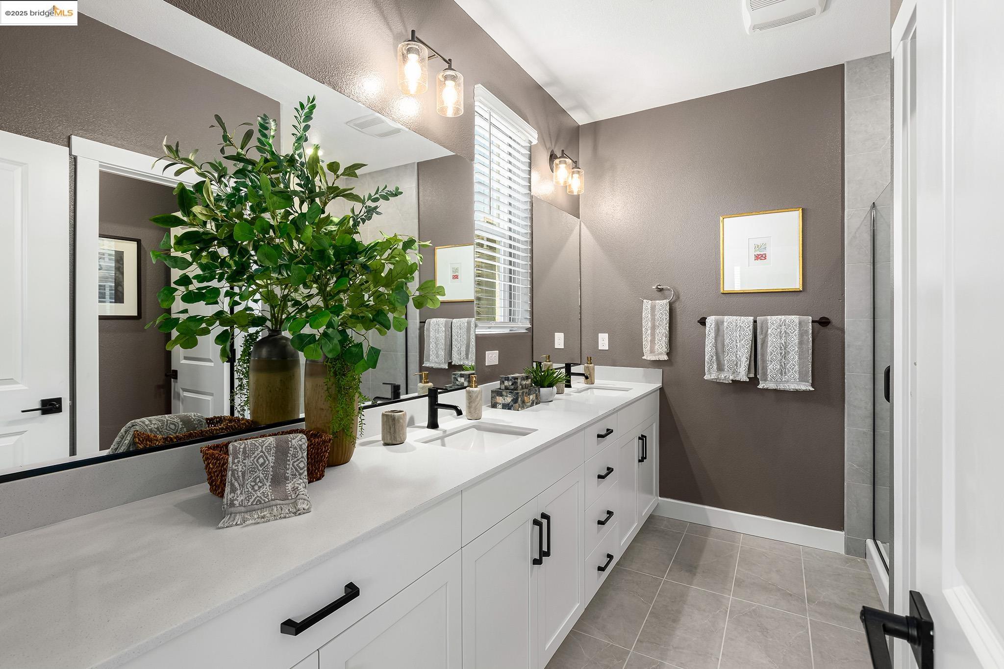 Detail Gallery Image 15 of 37 For 28942 Parkridge Loop #108,  Hayward,  CA 94544 - 3 Beds | 3 Baths