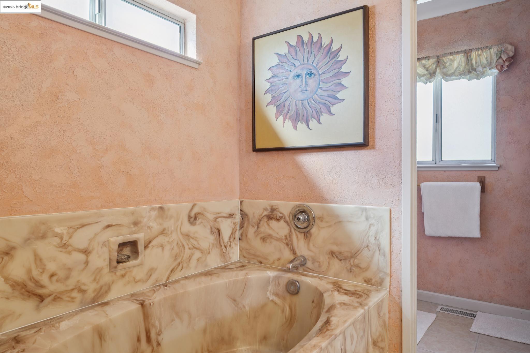 Detail Gallery Image 36 of 56 For 10317 Royal Oak Rd, Oakland,  CA 94605 - 4 Beds | 3 Baths