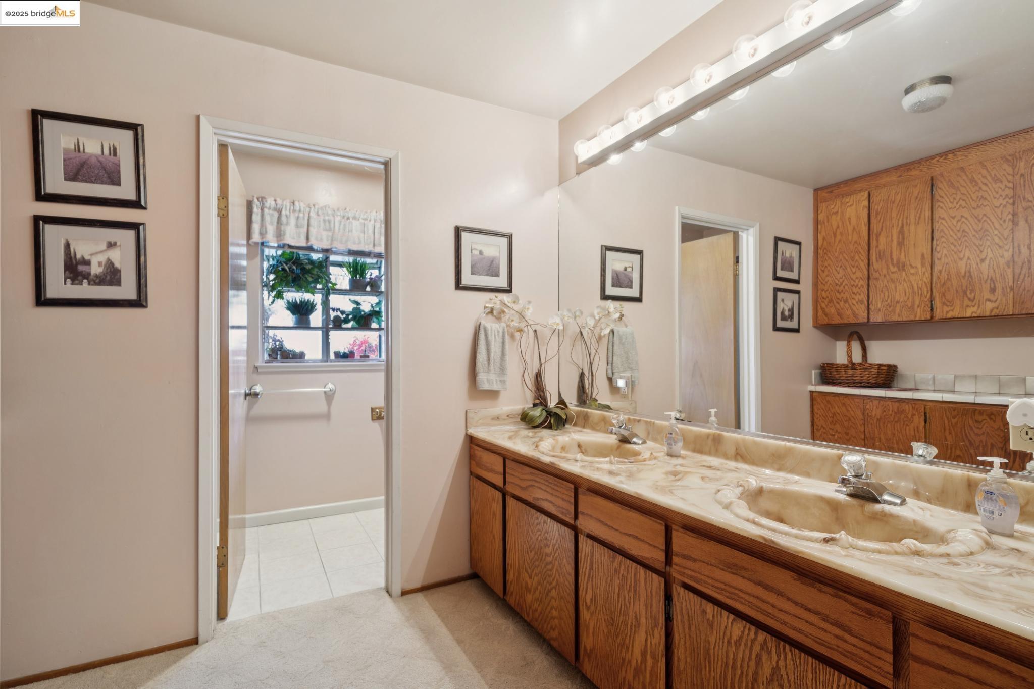 Detail Gallery Image 40 of 56 For 10317 Royal Oak Rd, Oakland,  CA 94605 - 4 Beds | 3 Baths