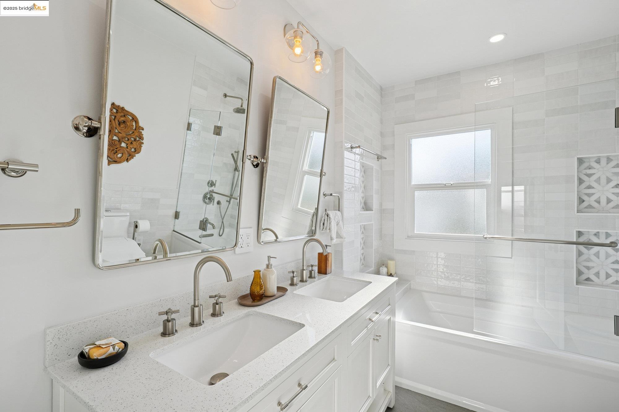 Detail Gallery Image 26 of 53 For 907 York St, Oakland,  CA 94610 - 3 Beds | 2 Baths