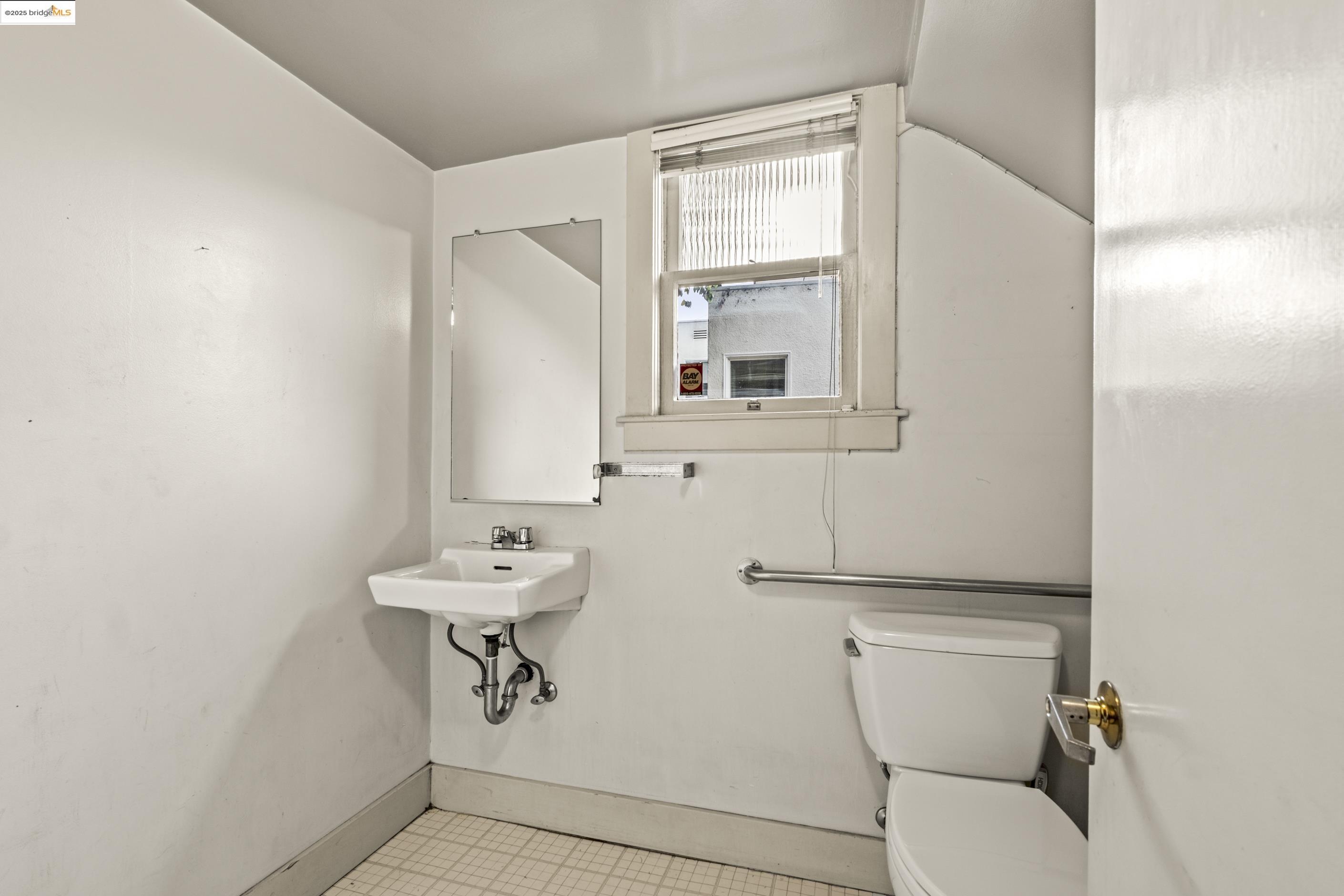 Detail Gallery Image 4 of 41 For 3050 Shattuck, Berkeley,  CA 94705 - 0 Beds | 0/2 Baths