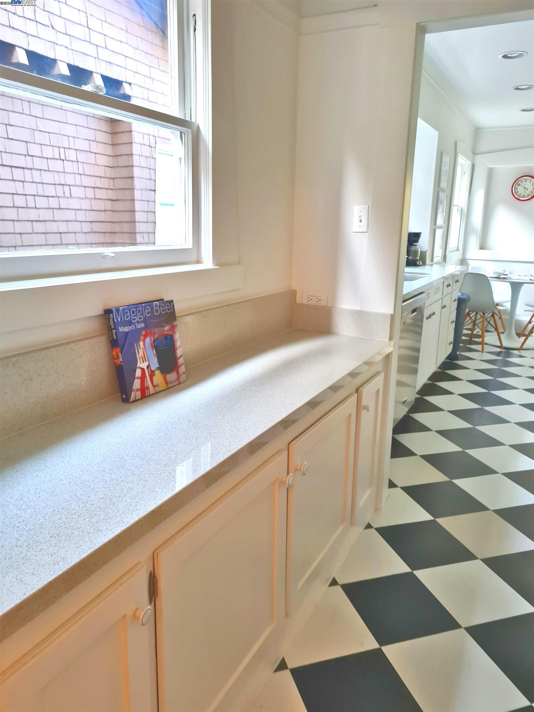 Detail Gallery Image 18 of 50 For 3103 Central, Alameda,  CA 94501 - 4 Beds | 3/1 Baths