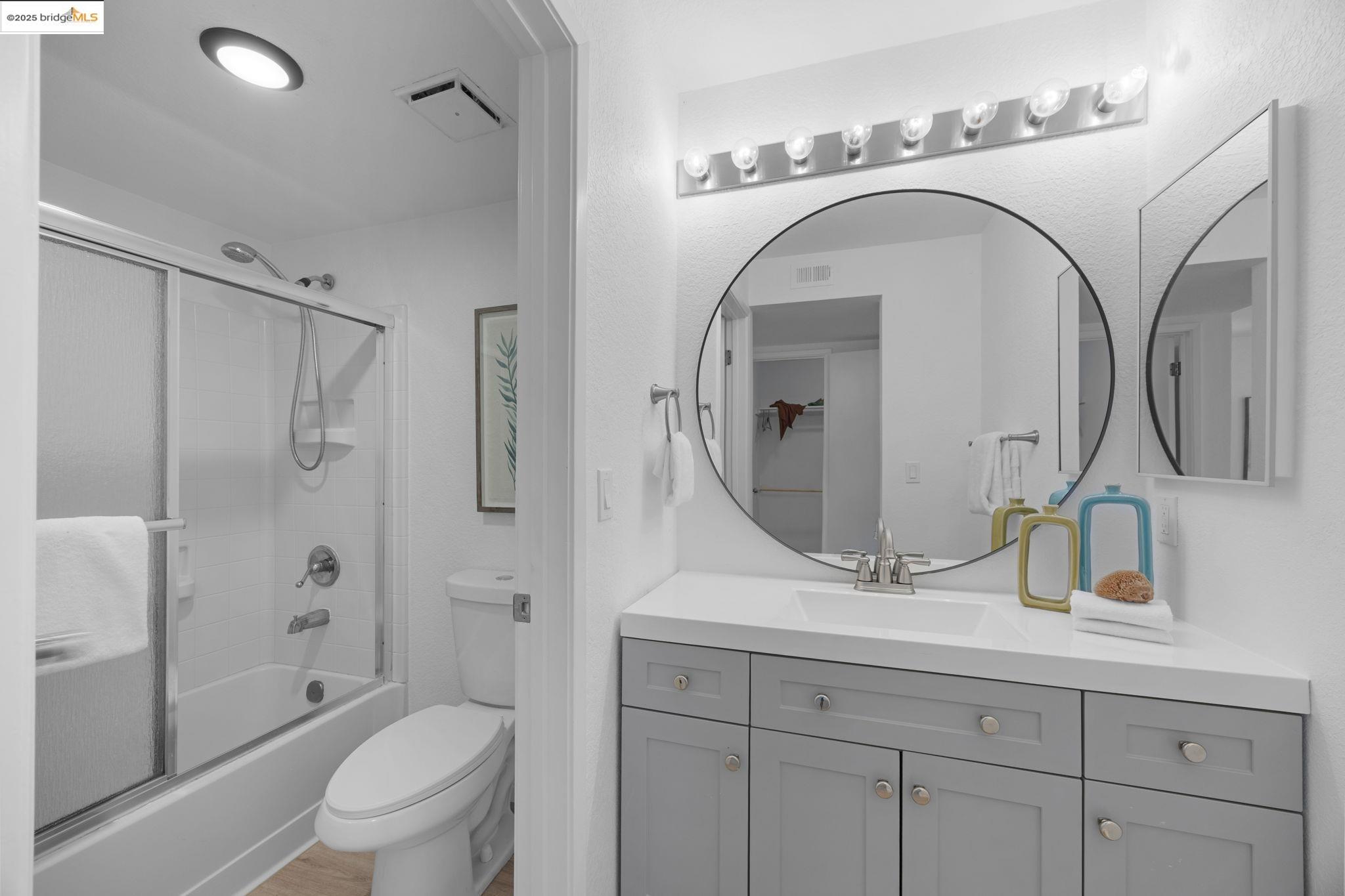 Photo #8: 41115105 Listing: Photo #8