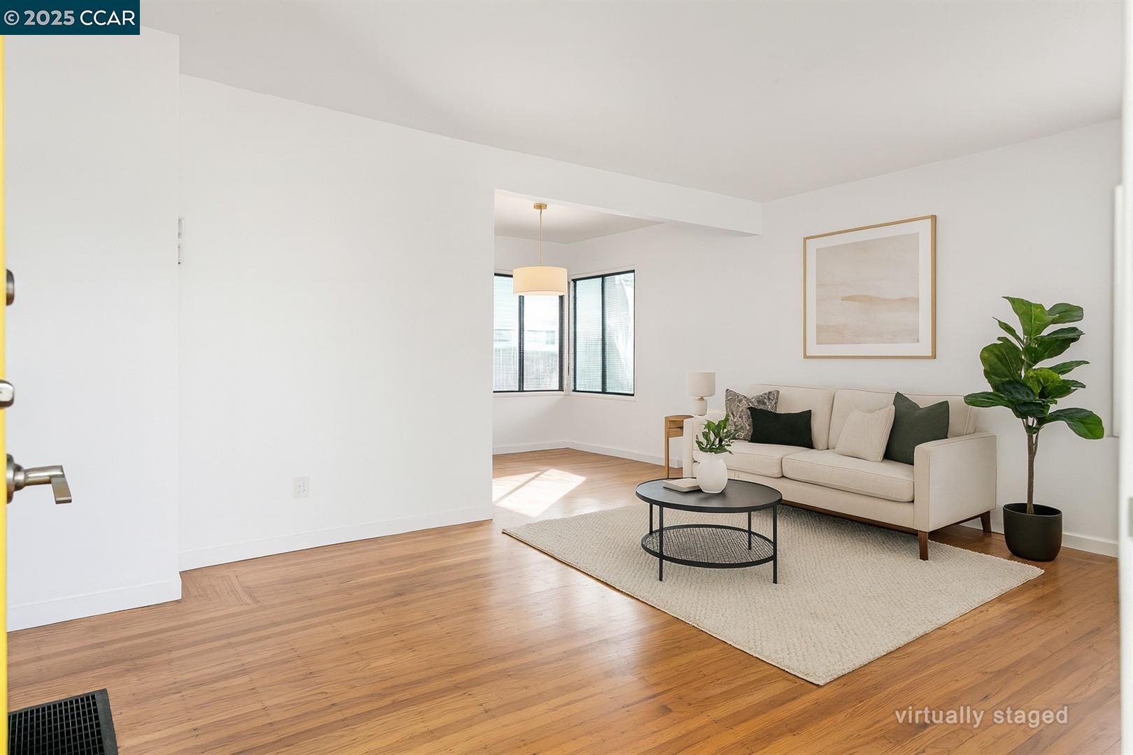 Detail Gallery Image 16 of 45 For 905 61st St, Oakland,  CA 94608 - – Beds | – Baths