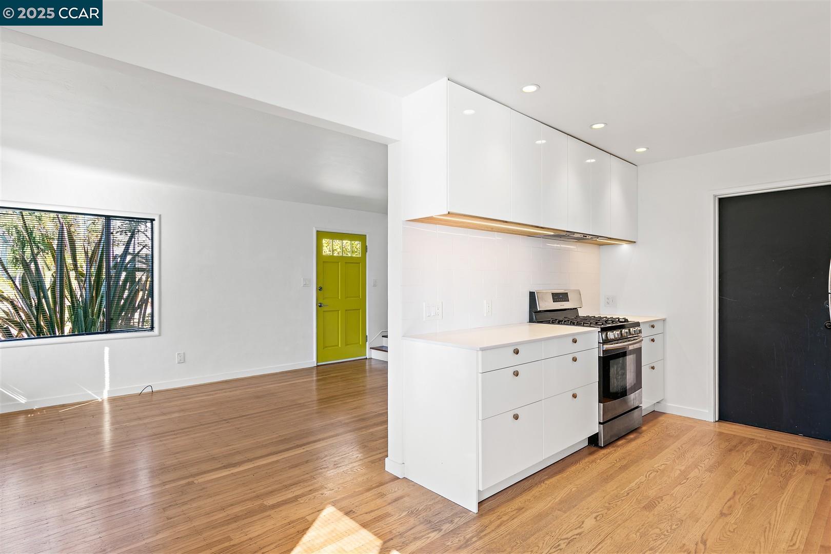 Detail Gallery Image 20 of 45 For 905 61st St, Oakland,  CA 94608 - – Beds | – Baths