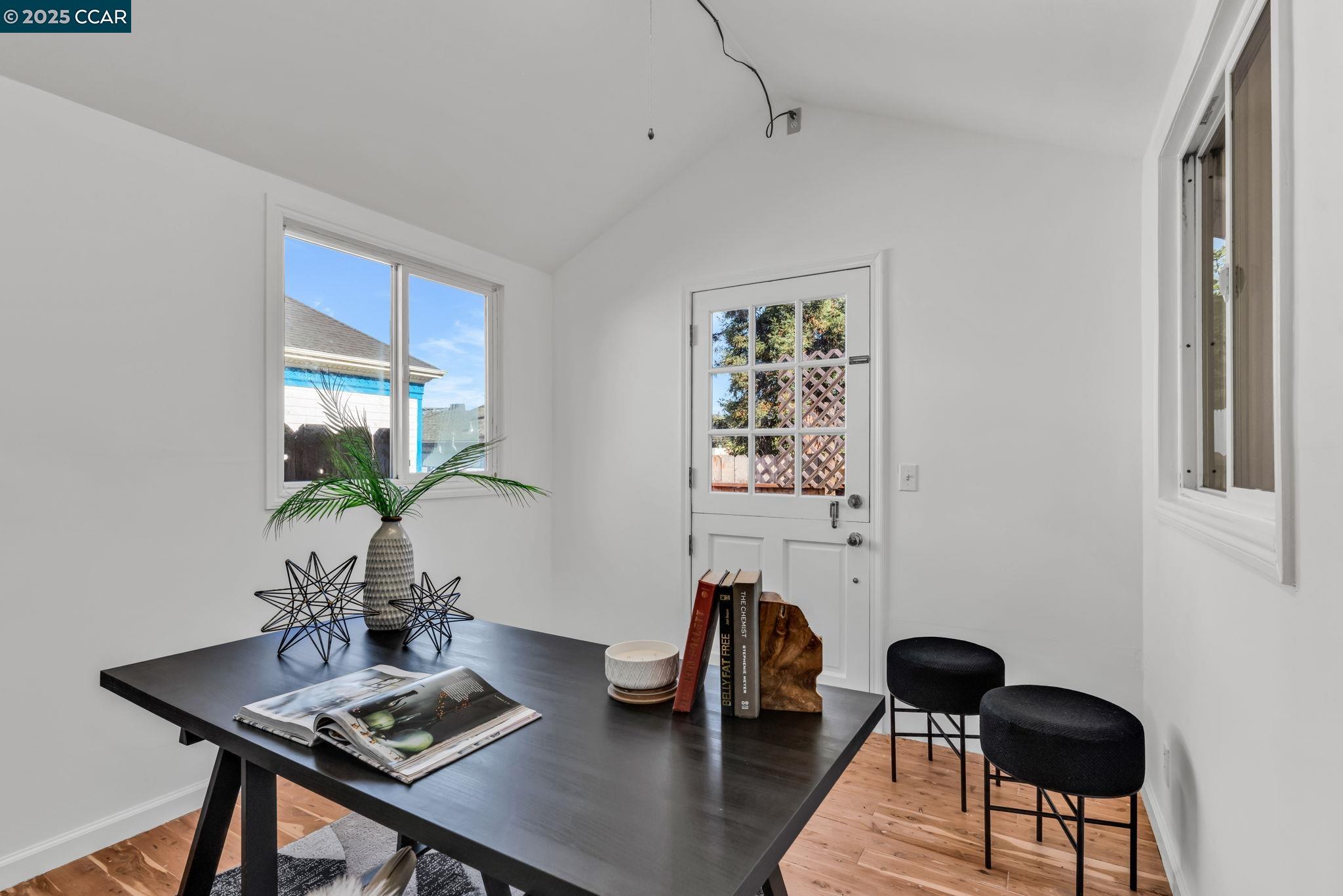 Detail Gallery Image 42 of 43 For 1519 Commerce Way, Oakland,  CA 94606 - 2 Beds | 1 Baths